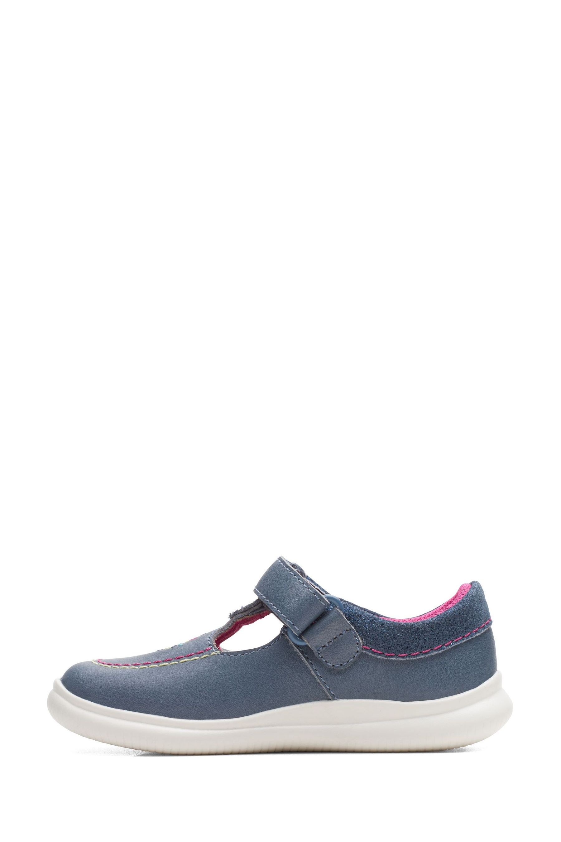 Dark blue clarks hotsell