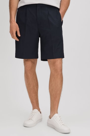 scallop-edge high-waisted shorts