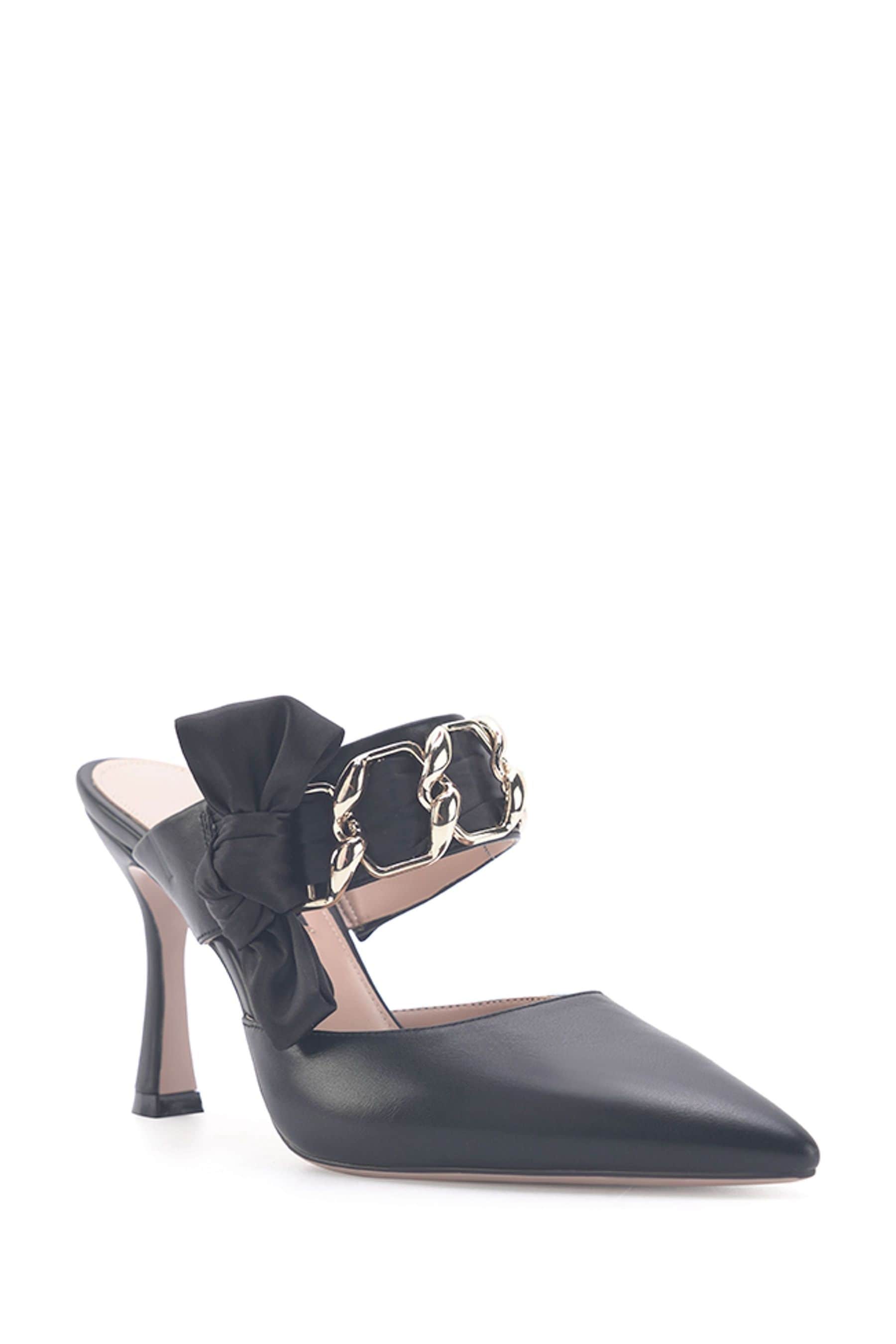 Spool heel top shoes