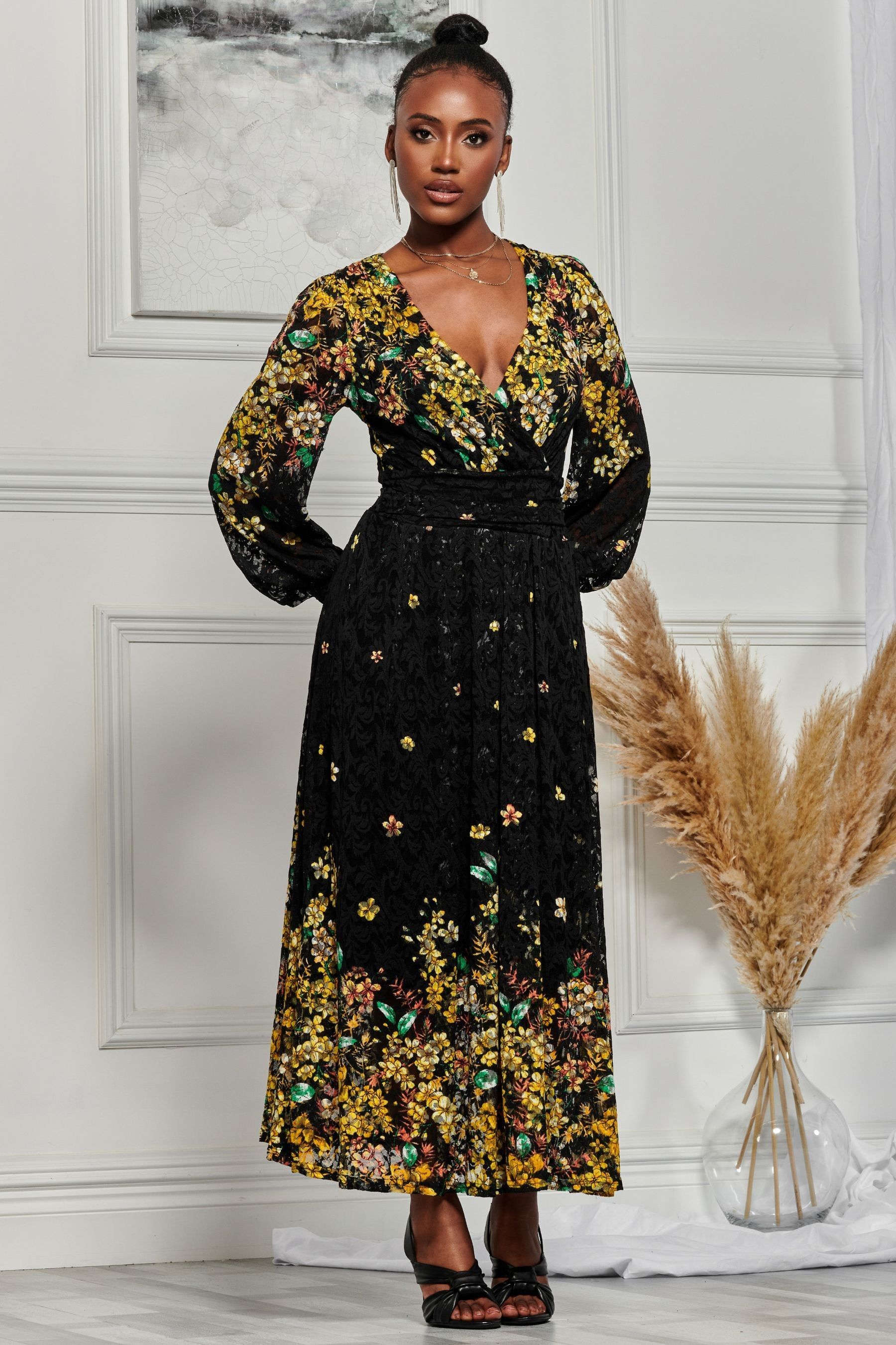 Long lace on sale flowy dress