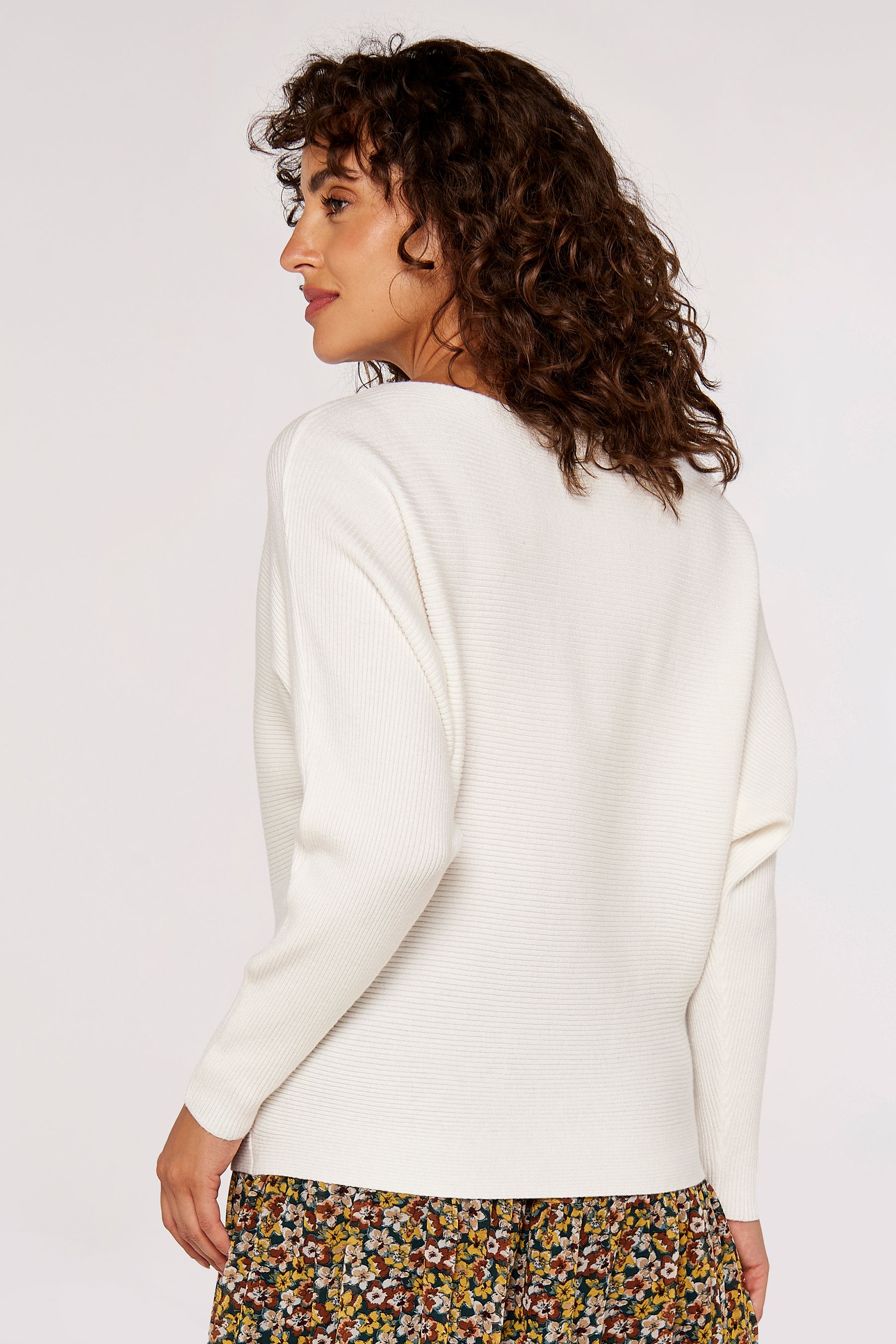 White discount batwing jumper
