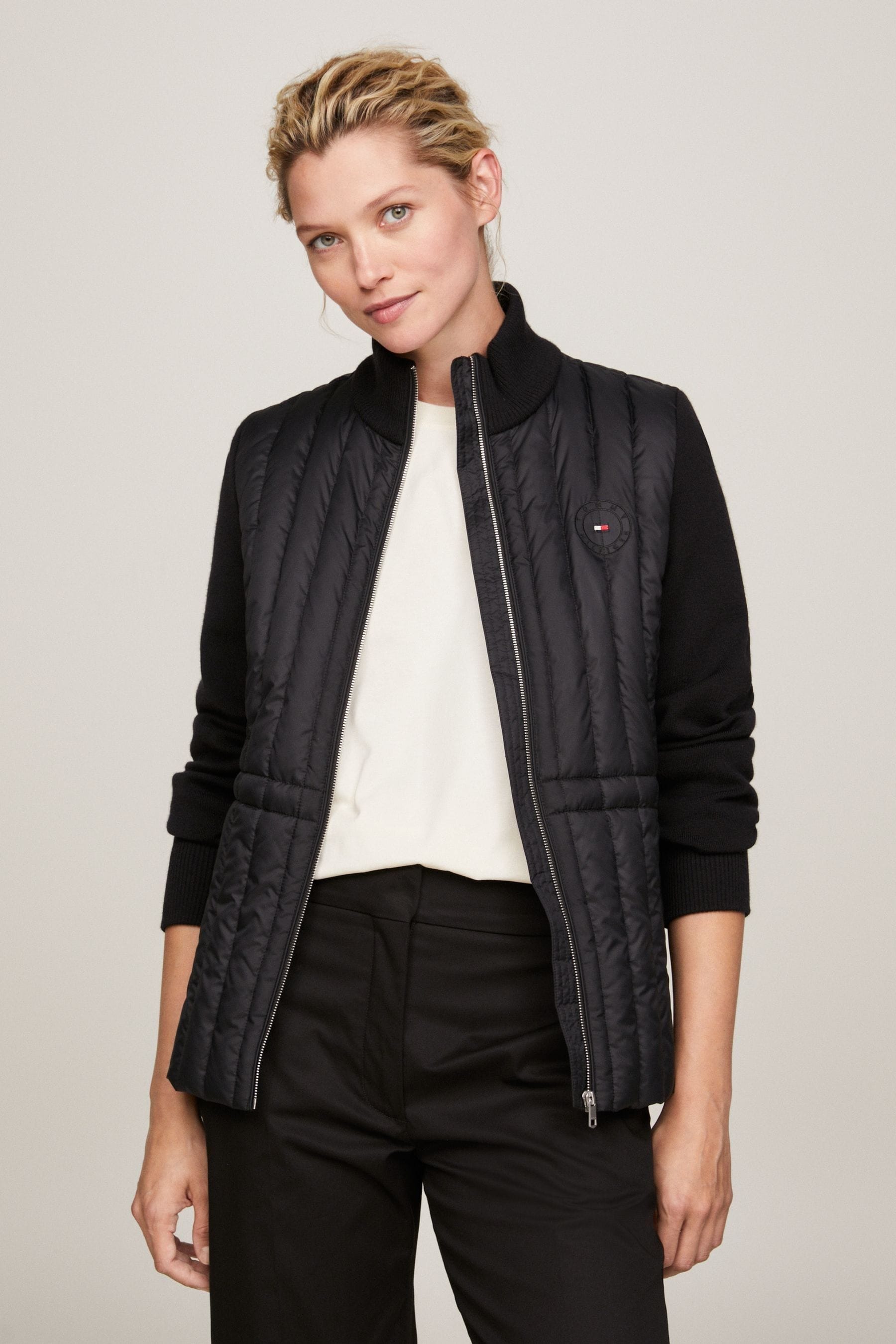 Tommy hilfiger material mix discount lightweight logo trainer in black