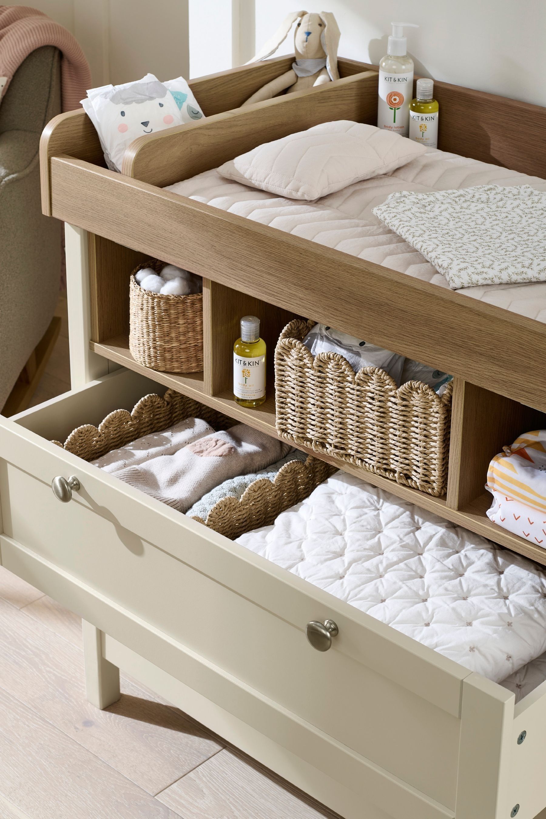 Karissa 3 shop drawer dresser