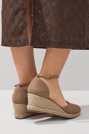 Sand Forever Comfort® Closed Toe Wedges