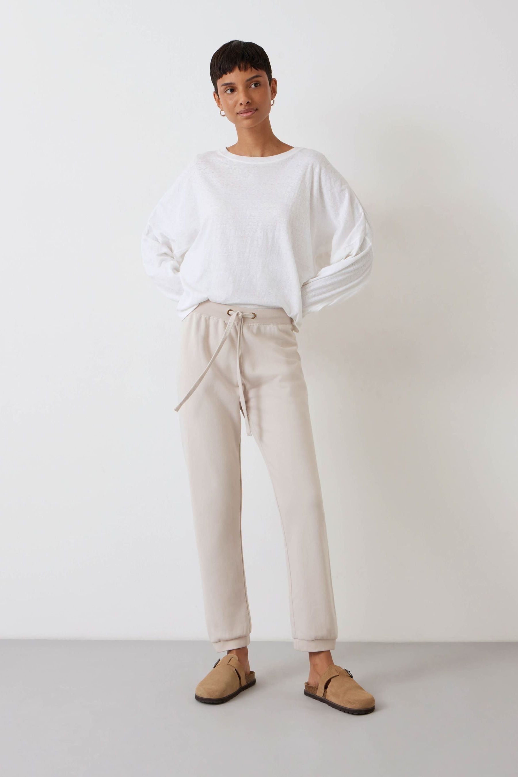 Hush cropped on sale linen joggers