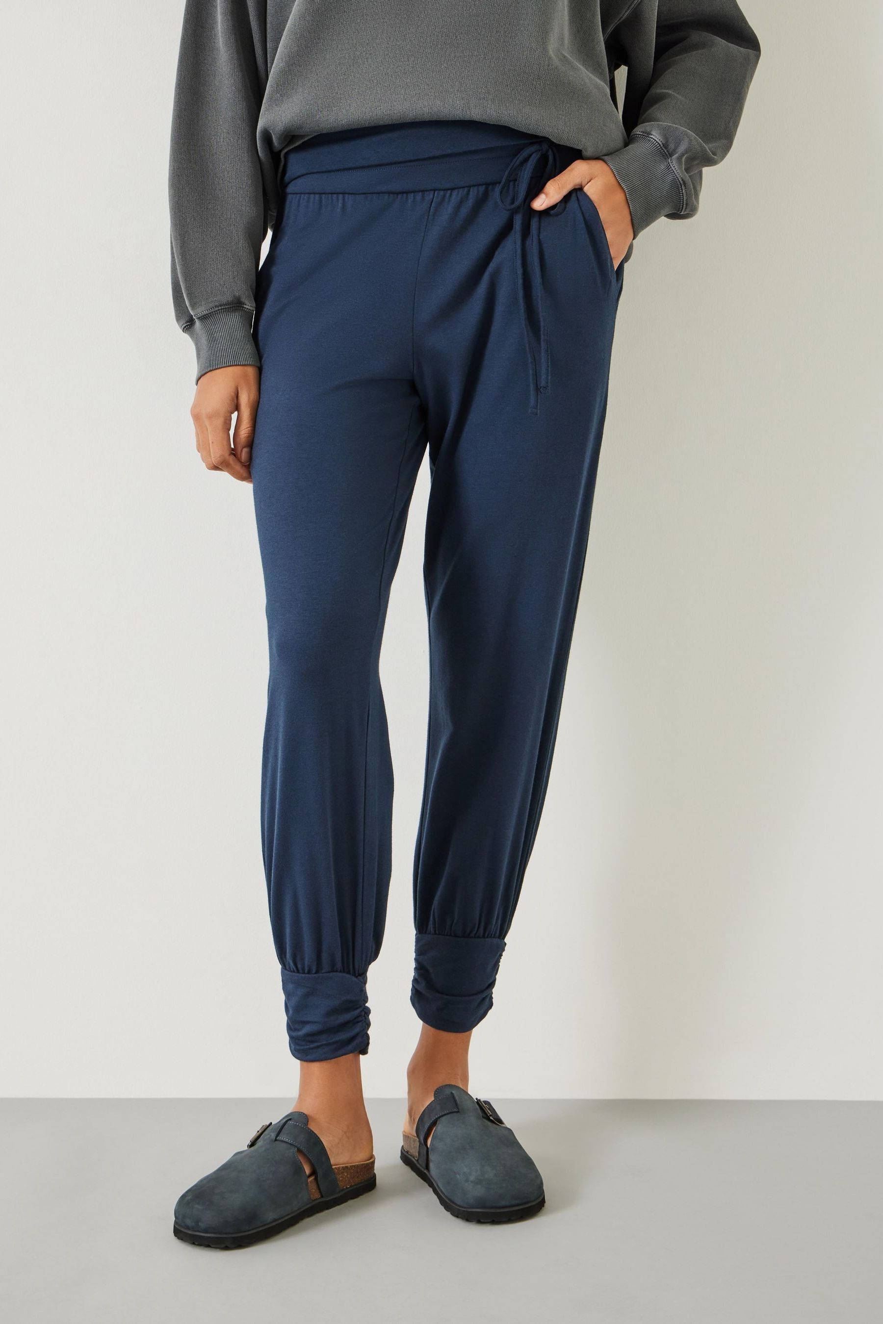Amie joggers hotsell
