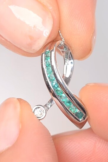 The Diamond Store Emerald And Diamond 0.02CT Ribbon Pendant Necklace in 9K White Gold