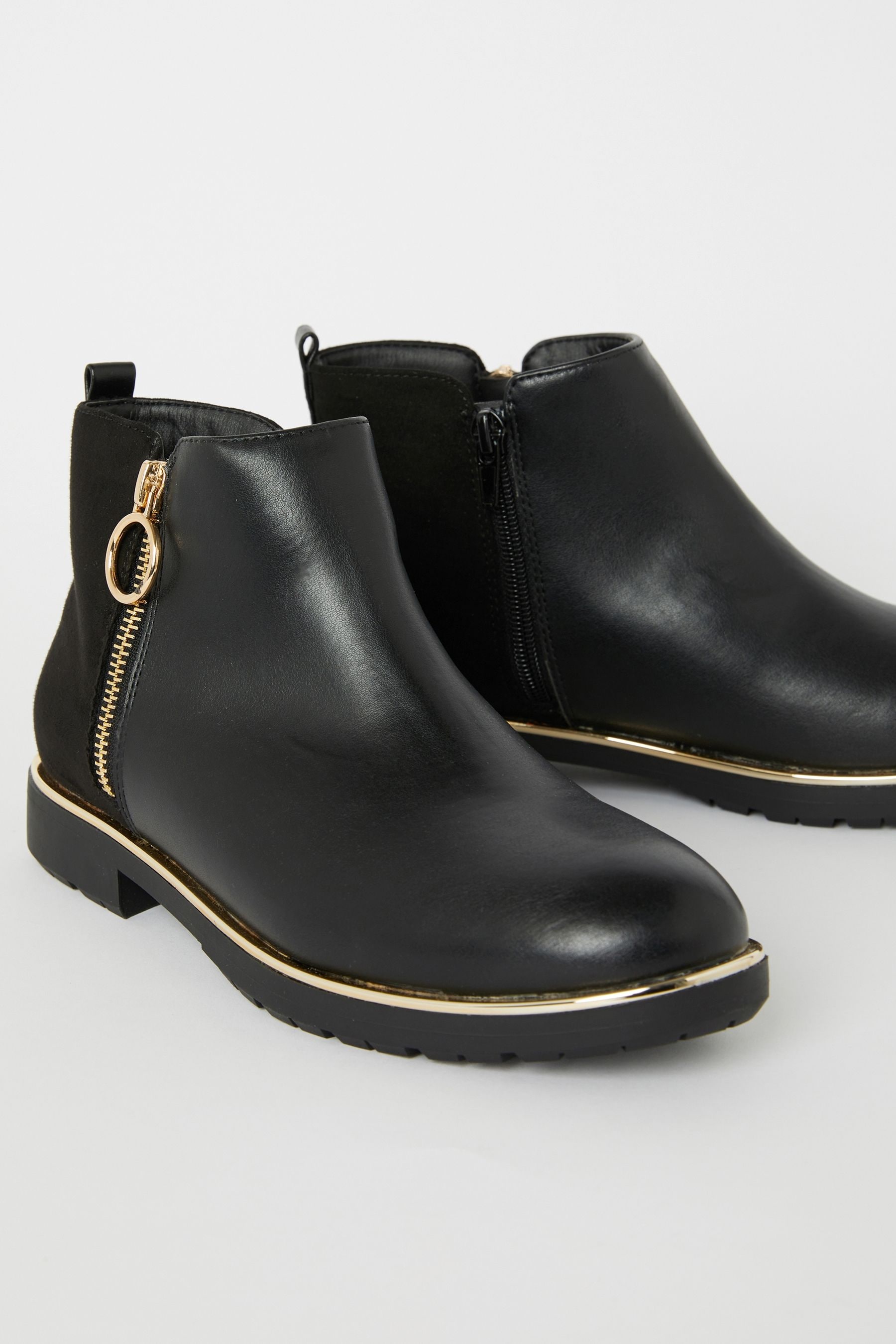 Girls black top short boots