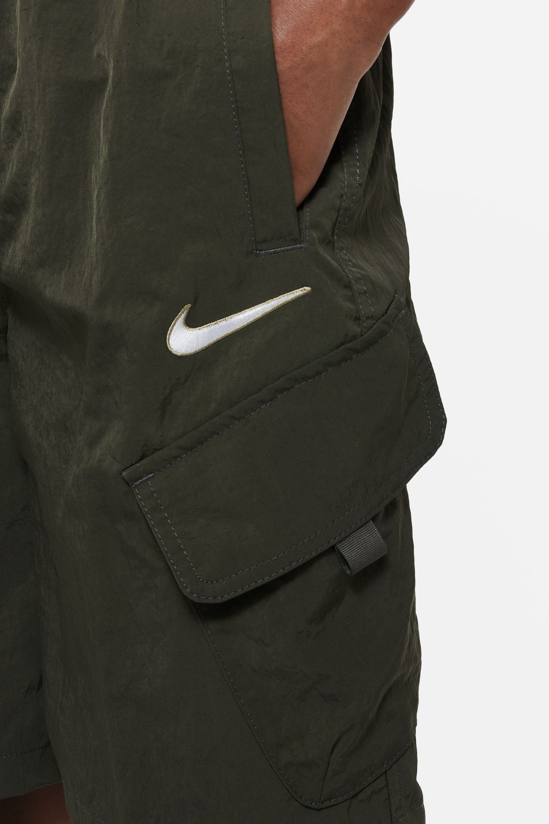 Khaki green clearance nike shorts