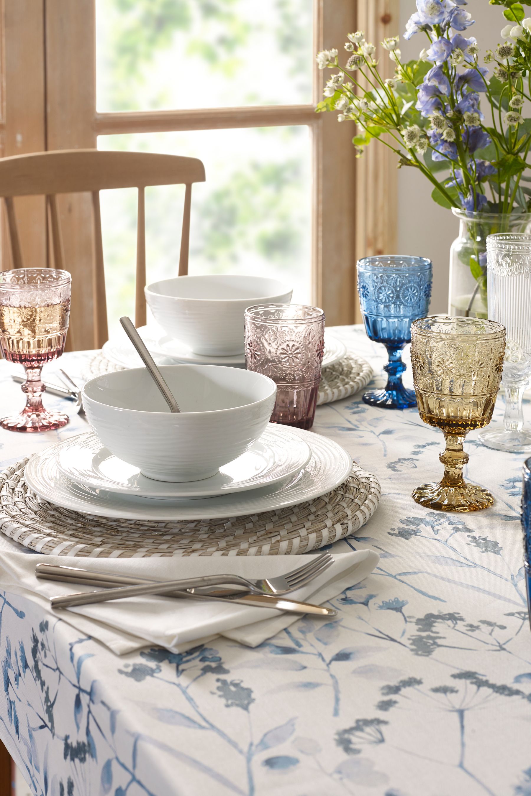 Wipe clean hotsell tablecloth