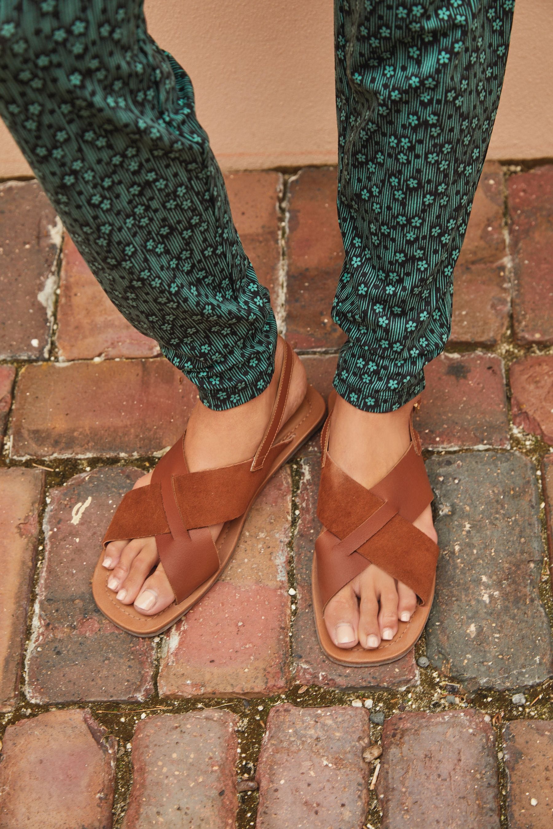 Tan online crossover sandals