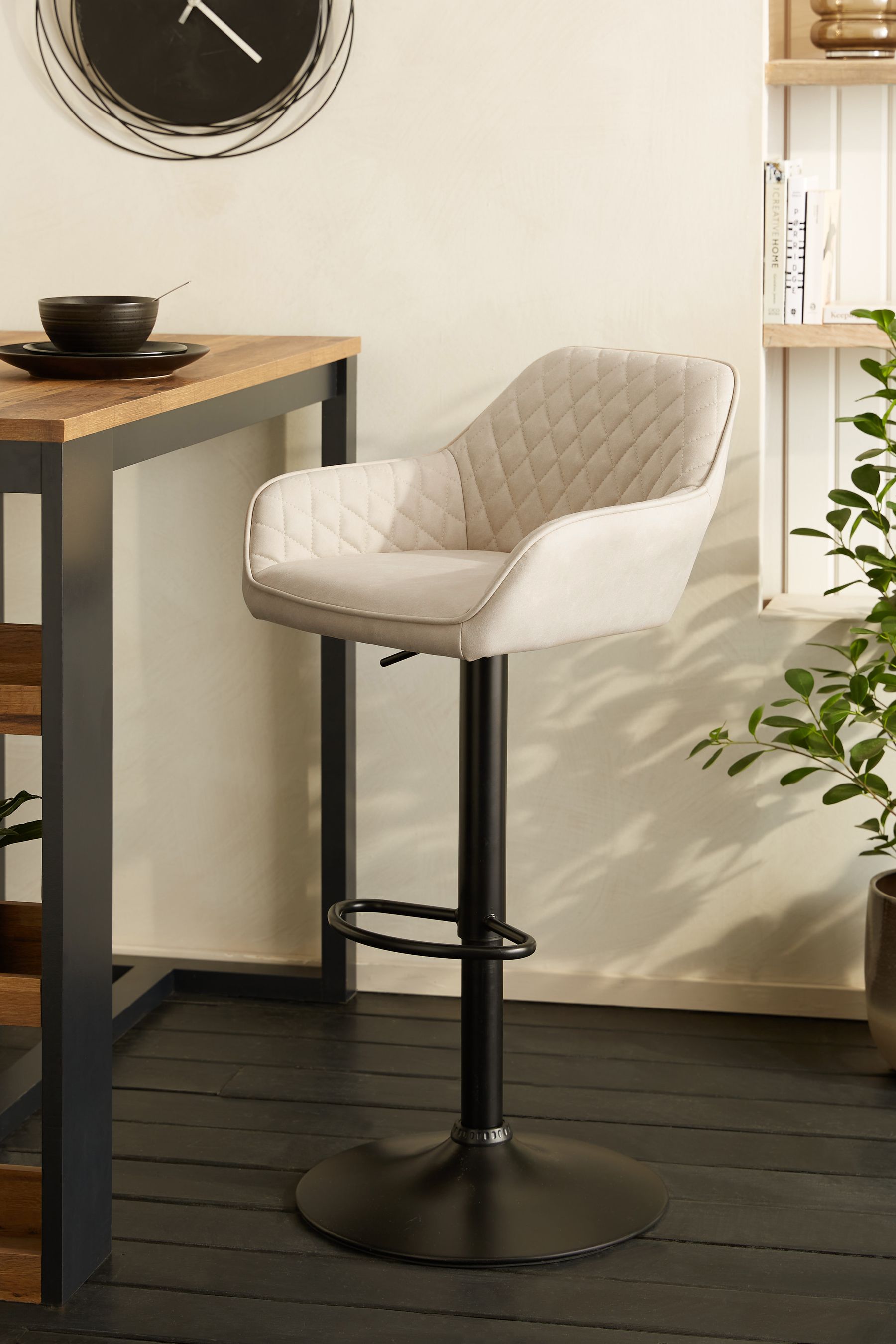 Kitchen bar outlet stools next