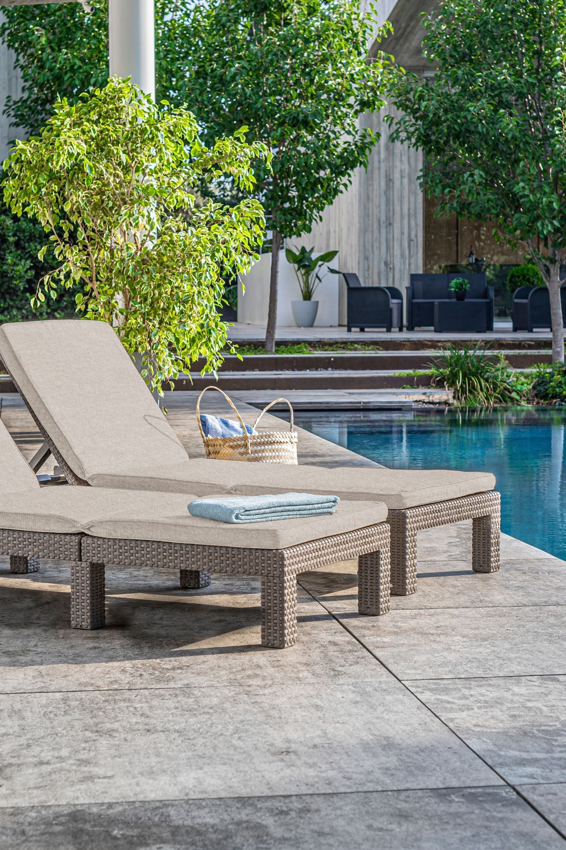 Keter daytona rattan hotsell sun lounger