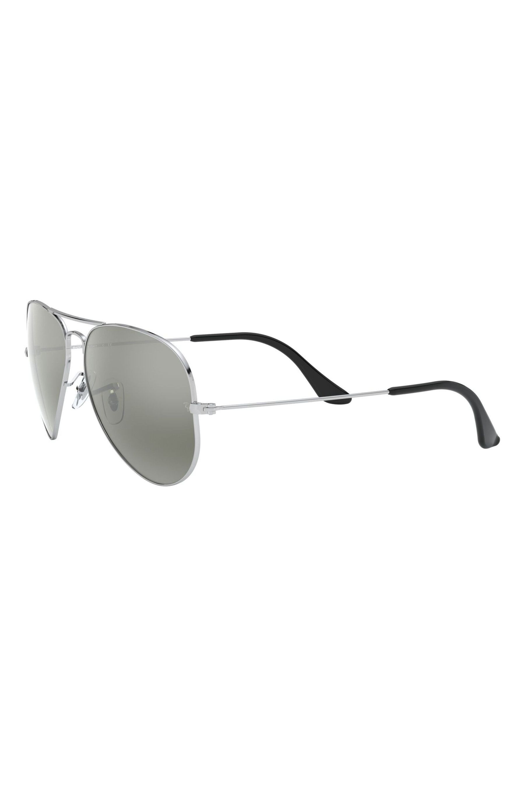 Ray Ban Medium Aviator Sunglasses
