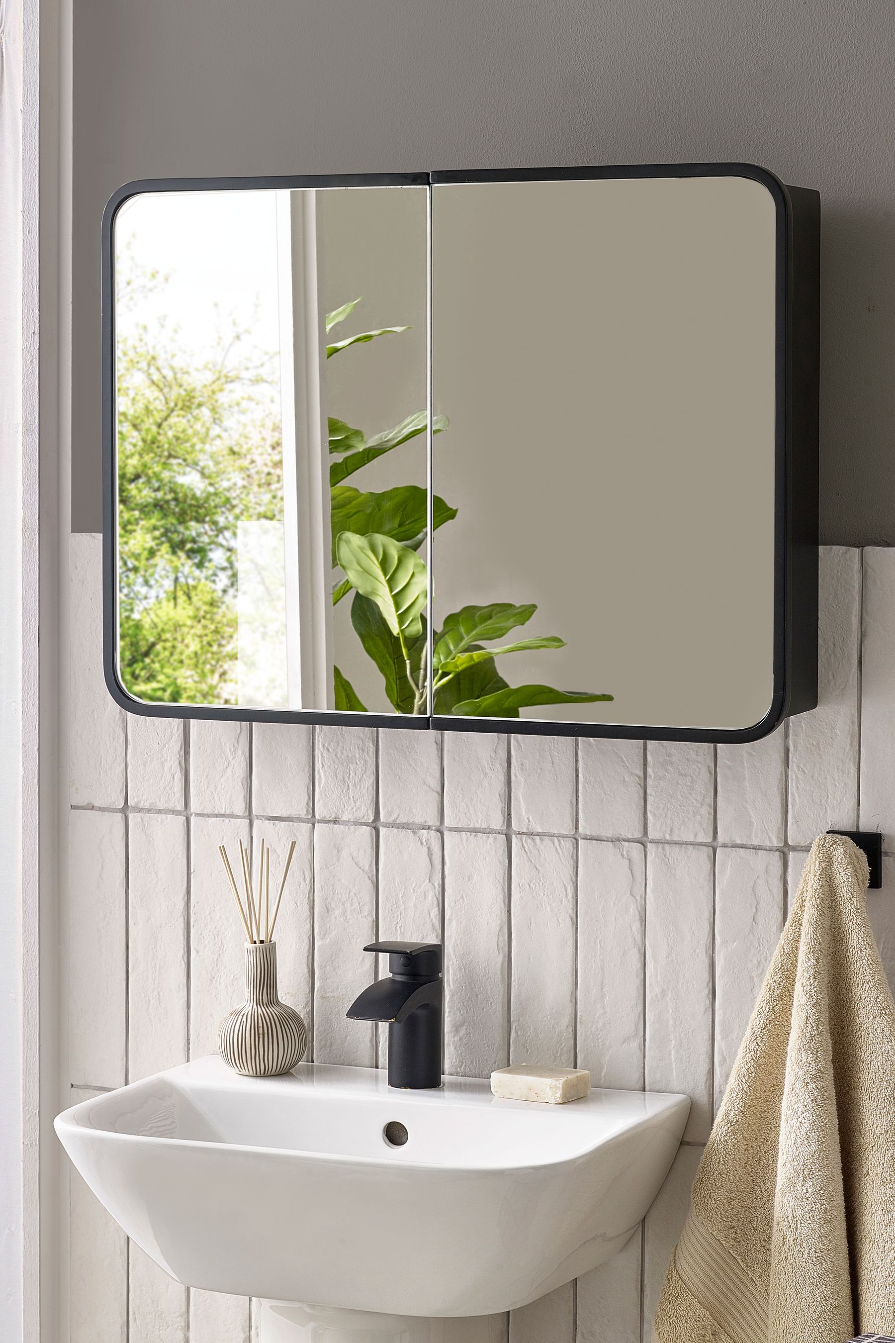 Mirrored storage cabinet deals