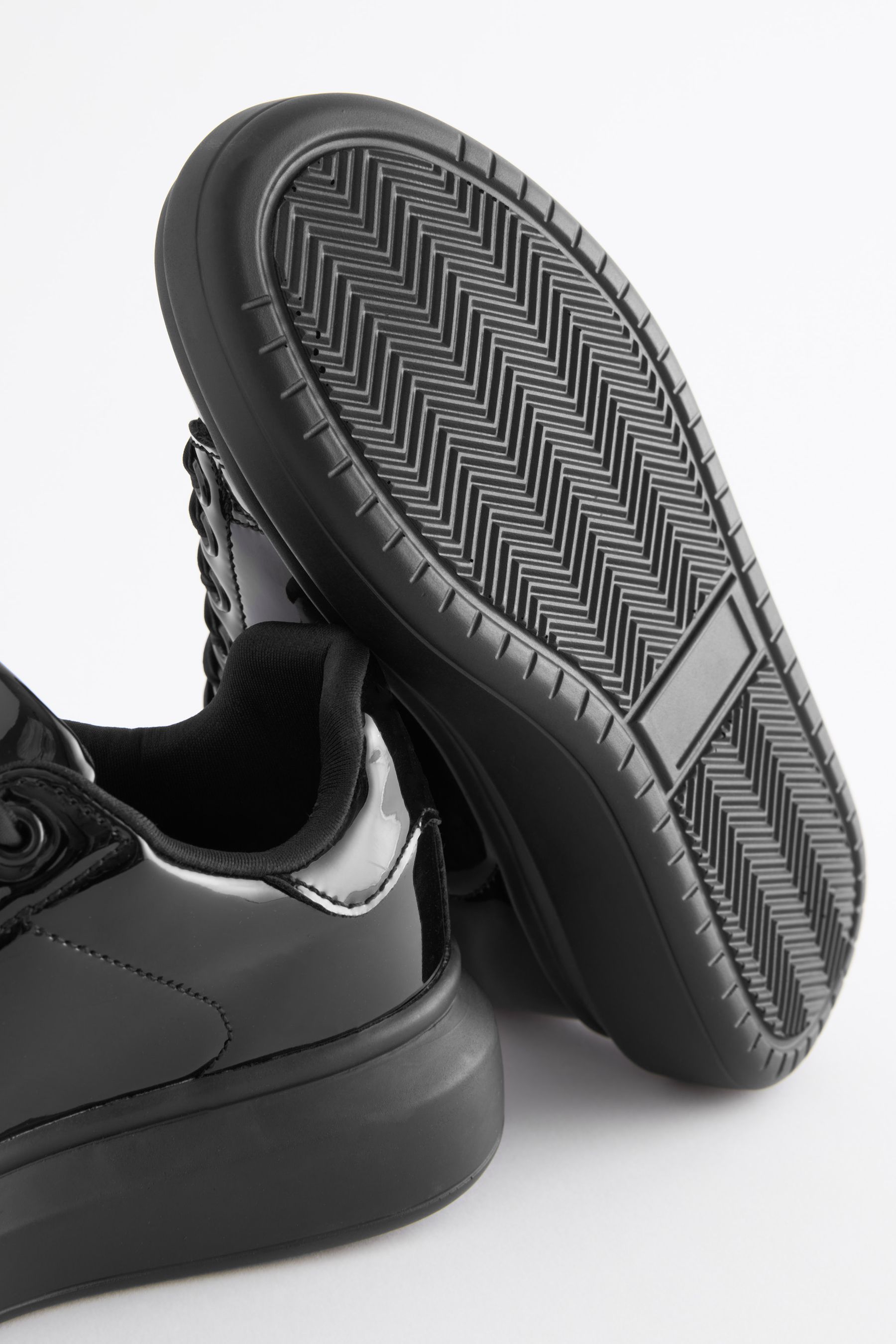 Black trainers 2025 with ribbon laces
