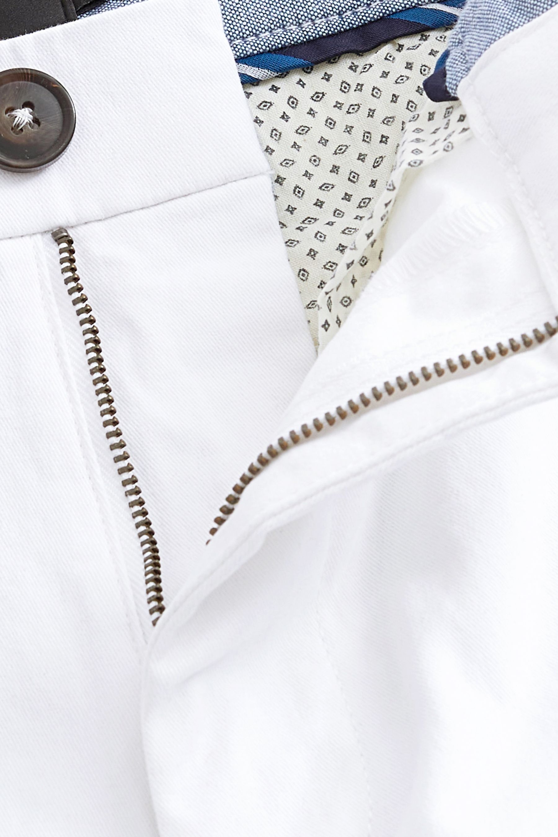 White stretch chinos online