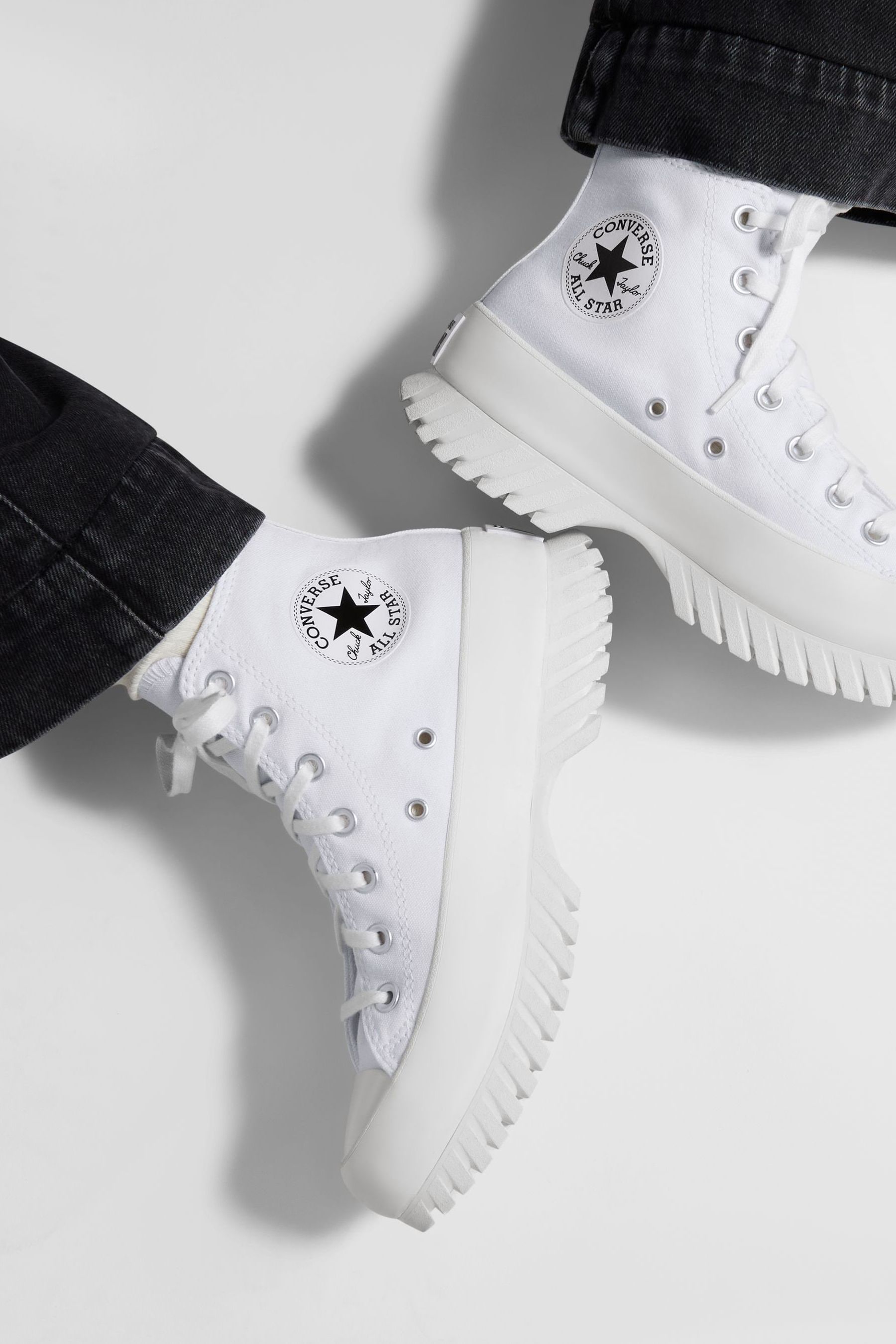 White on sale converse boot