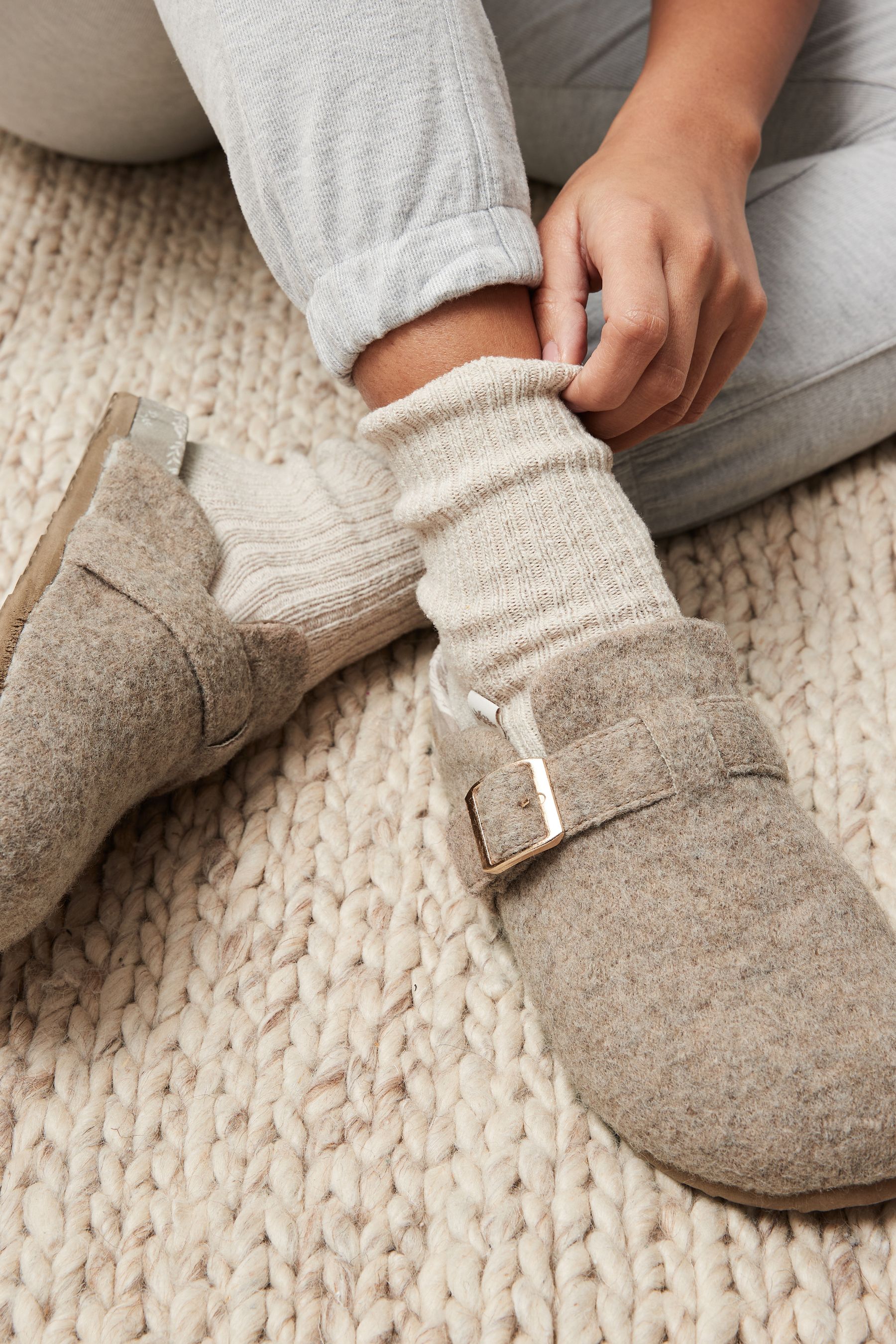Laura shop ashley slippers