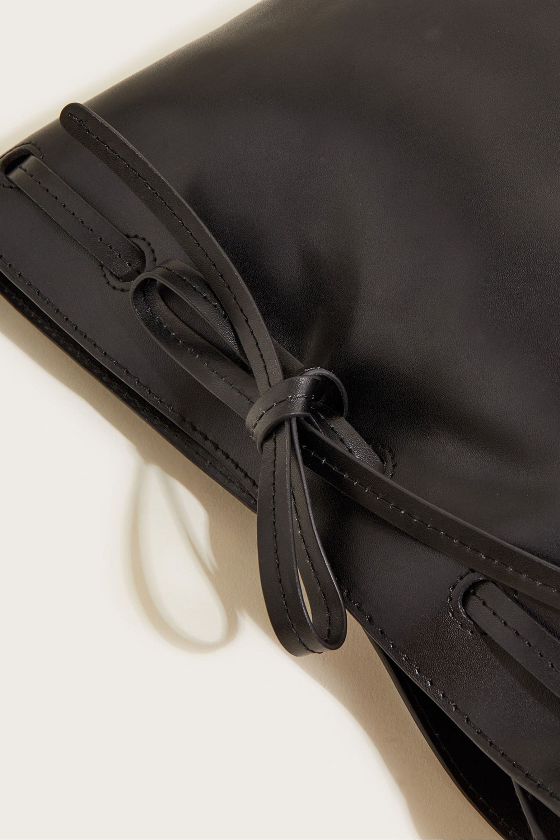 Black leather bucket new arrivals bag uk