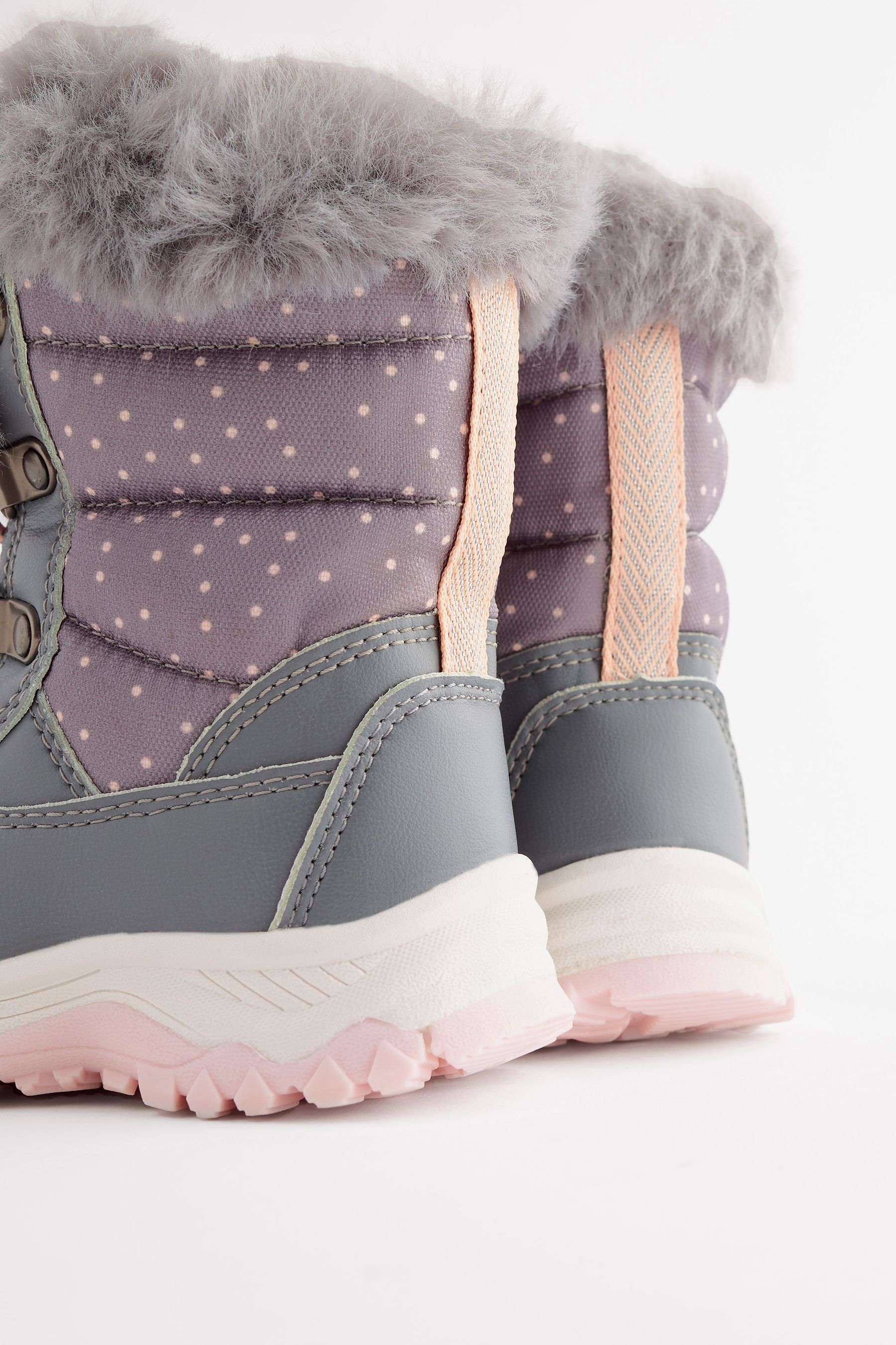 Carters snowboots shop