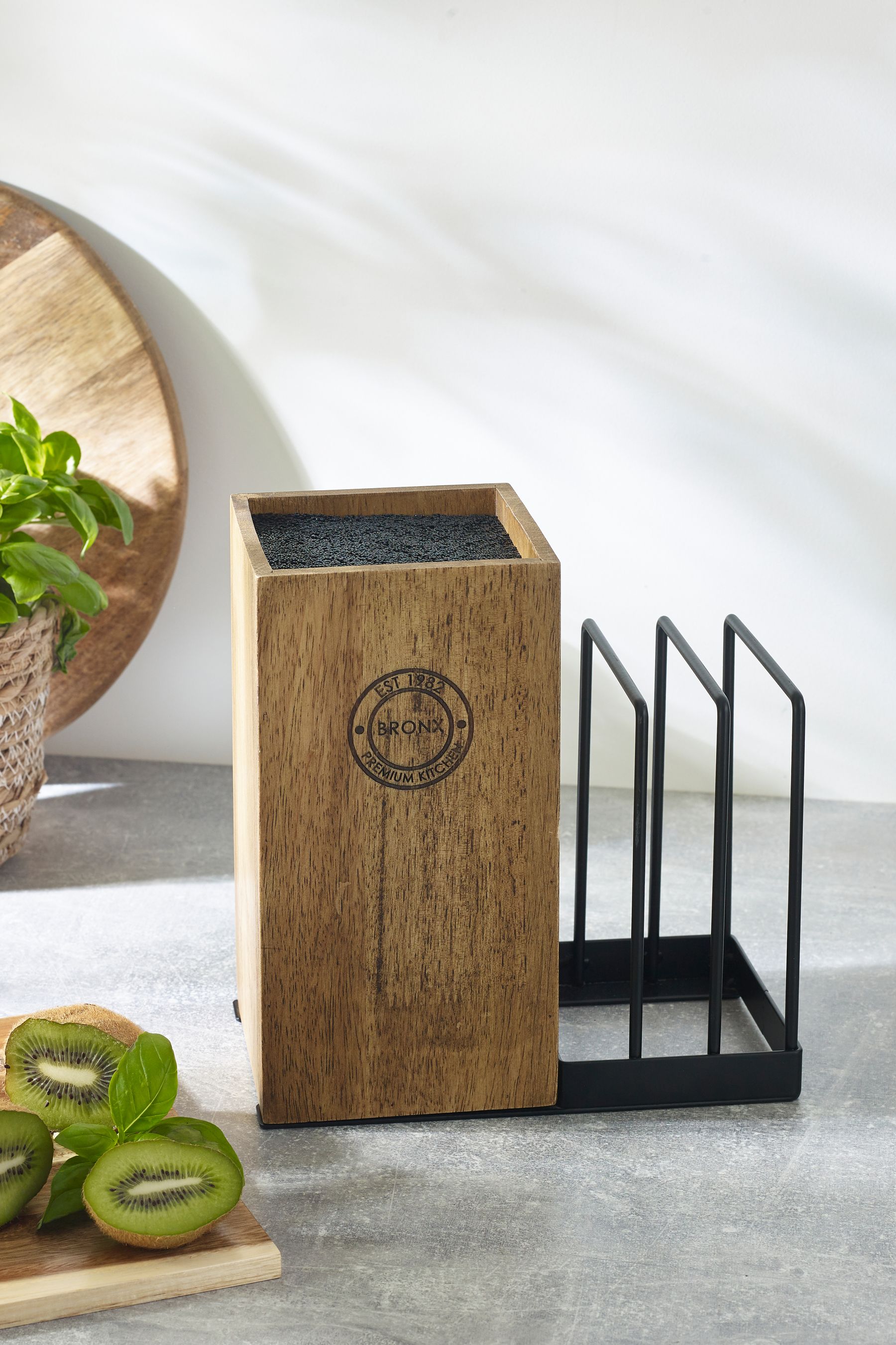 Next knife shop block