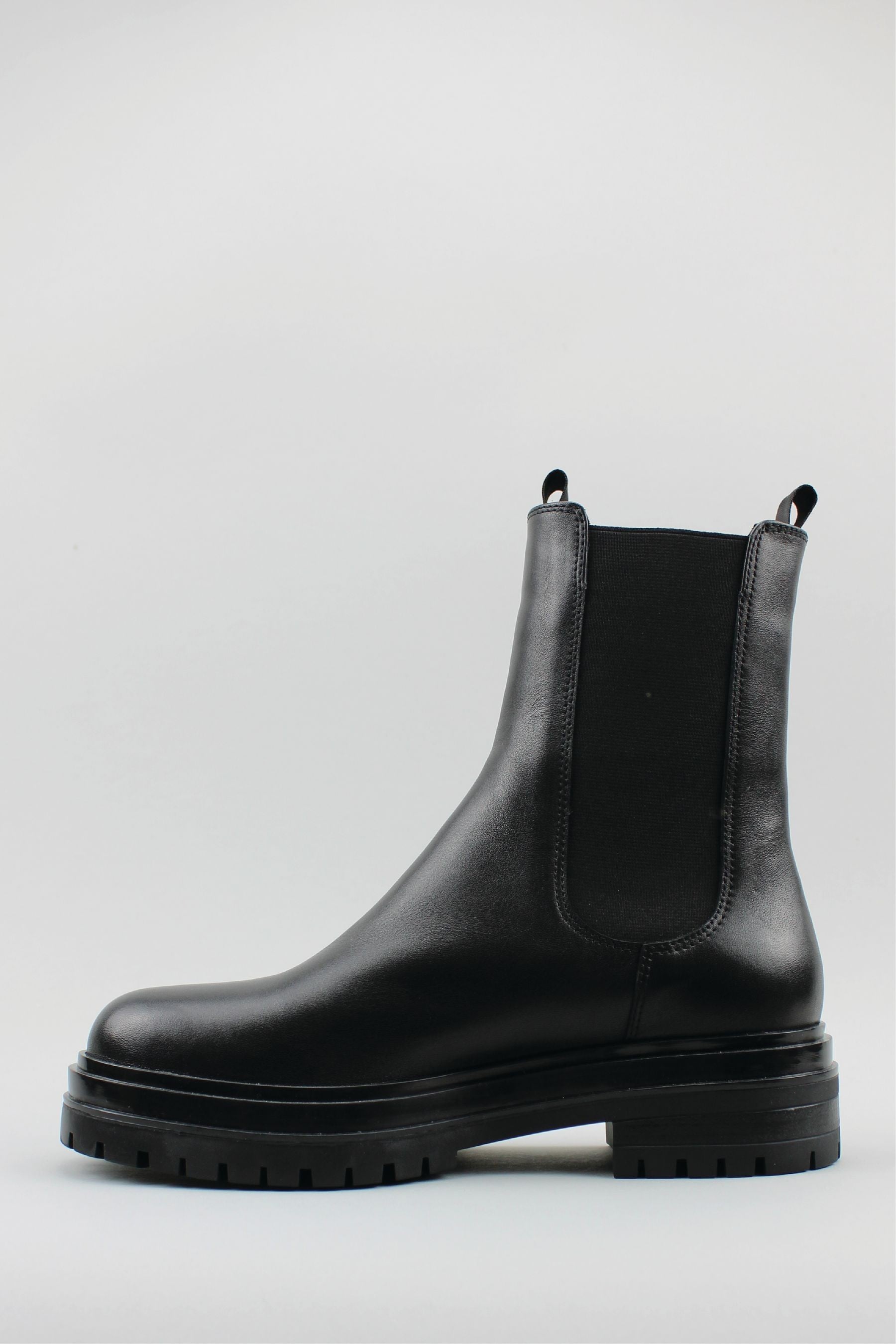 Kenton leather chelsea boots shop