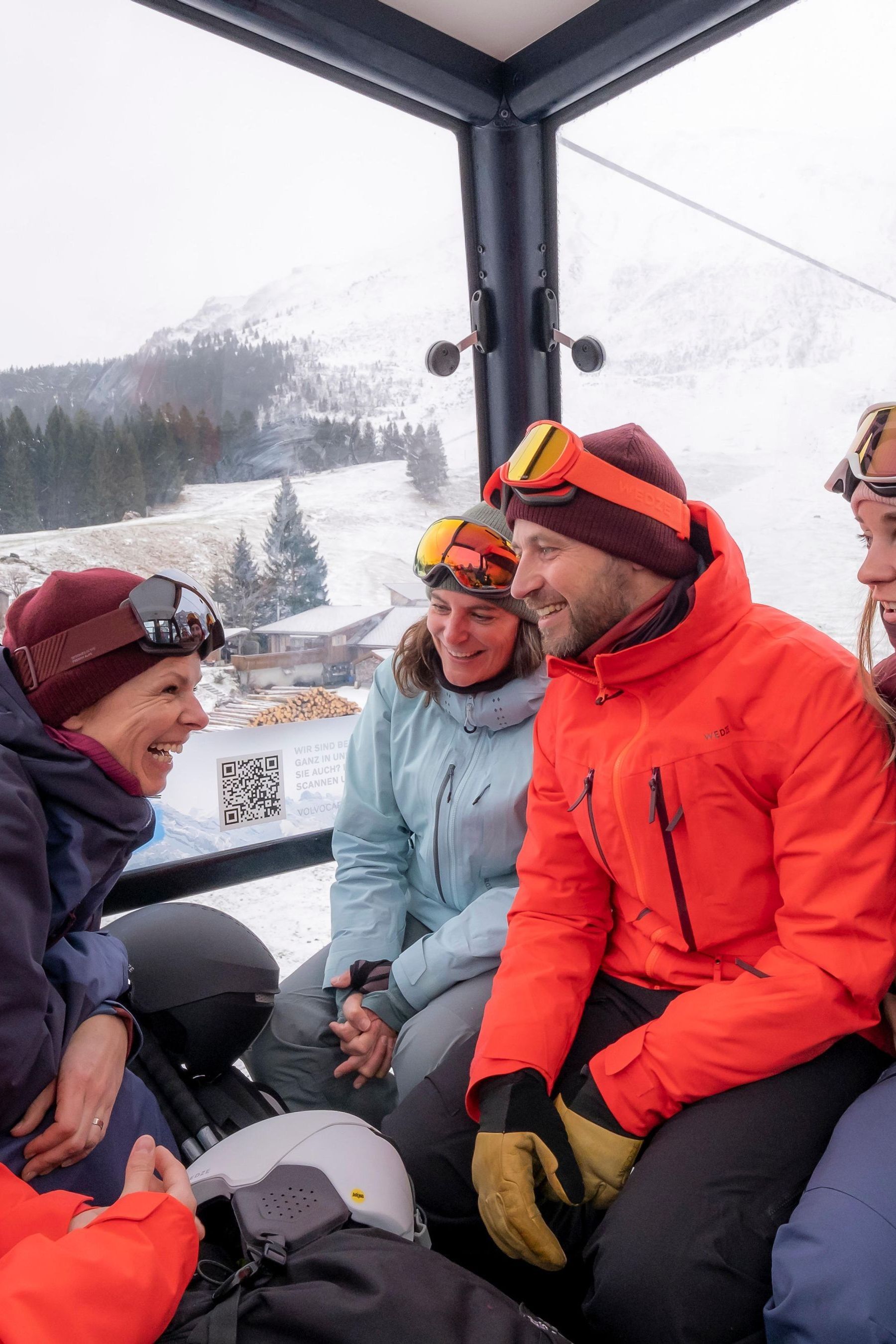 Decathlon ski hat 2025