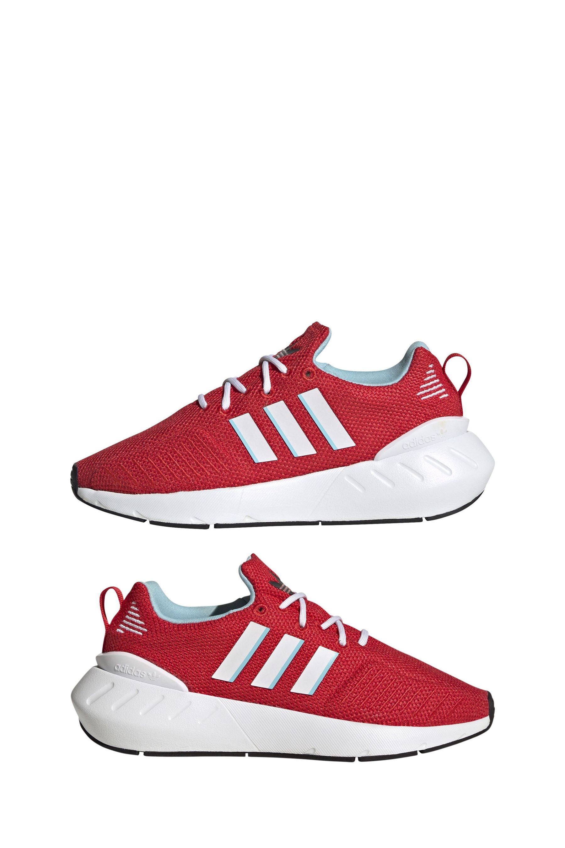 Junior swift run store trainer