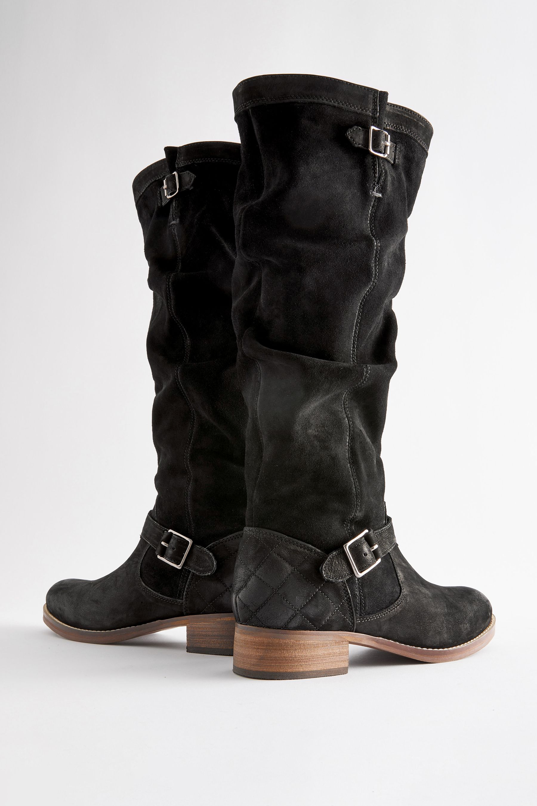 Black slouch deals flat boots