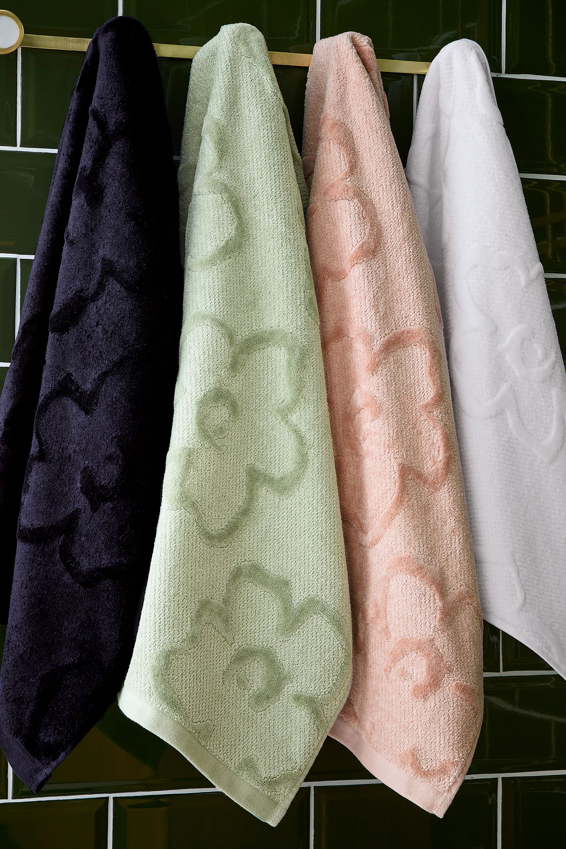 Tahari hand top towels