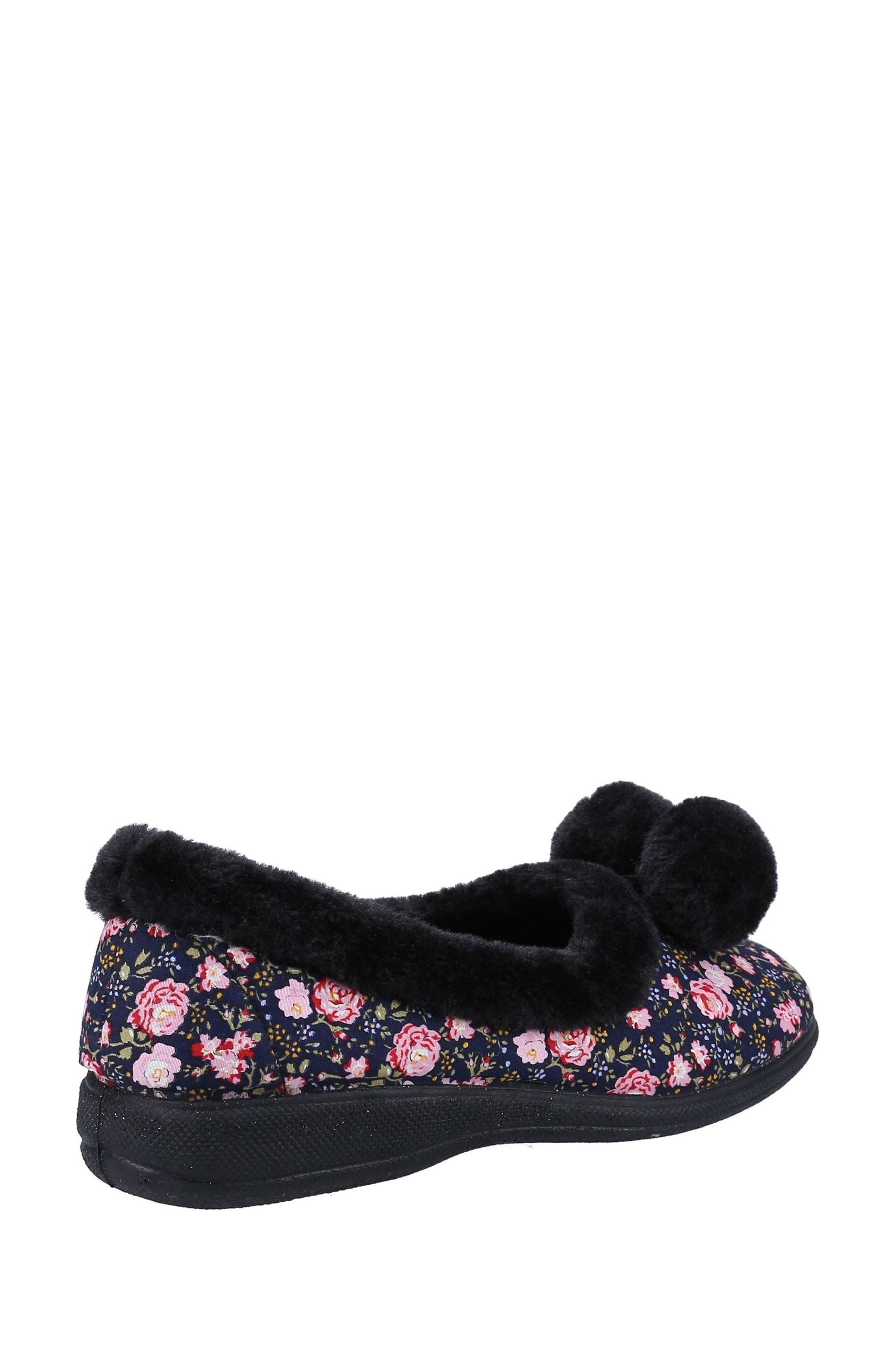 Fleet & new arrivals foster slippers
