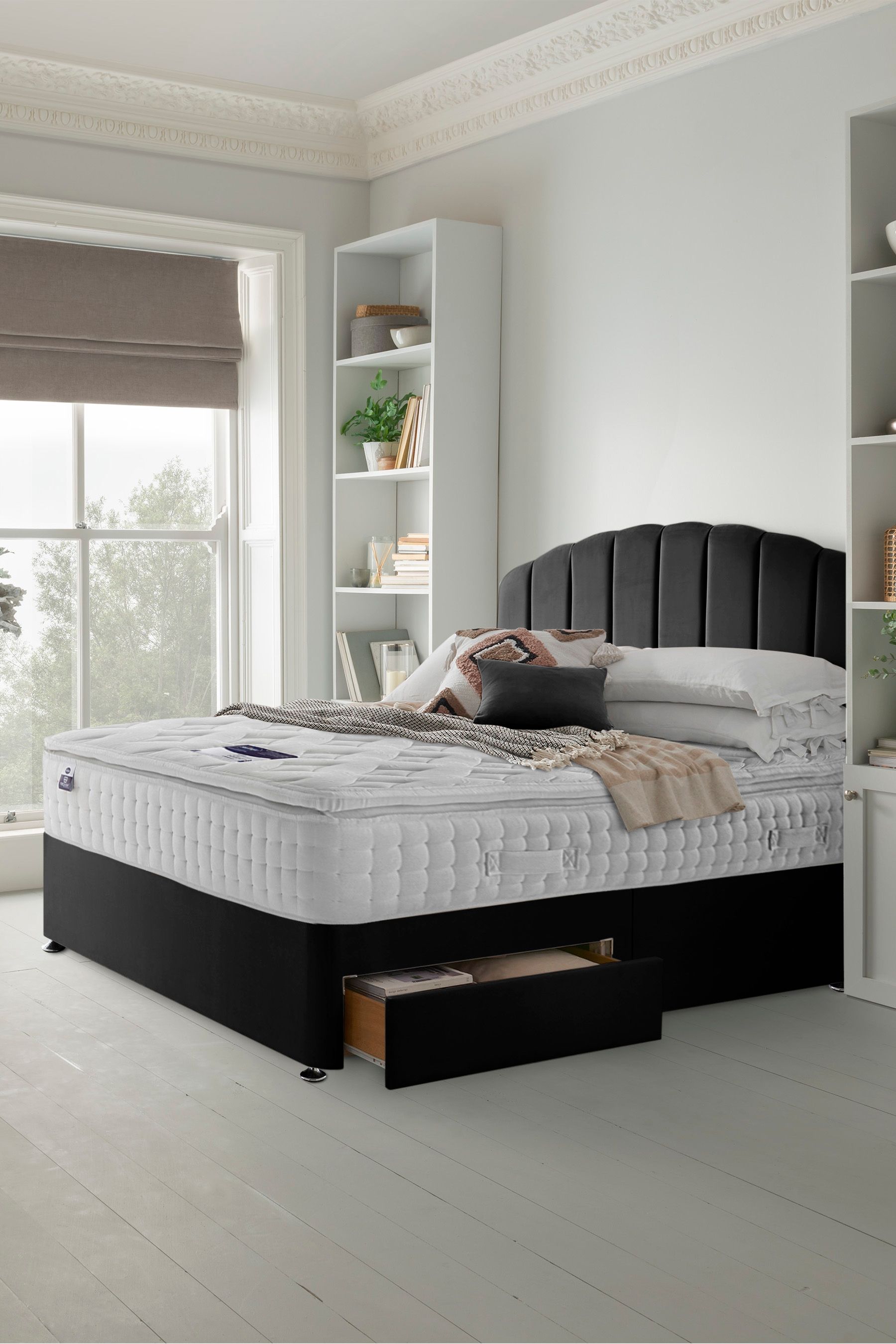 Silentnight Black Mirapocket 2800 Memory Pillow Top Mattress and 2 Drawer Divan Base Bed Set