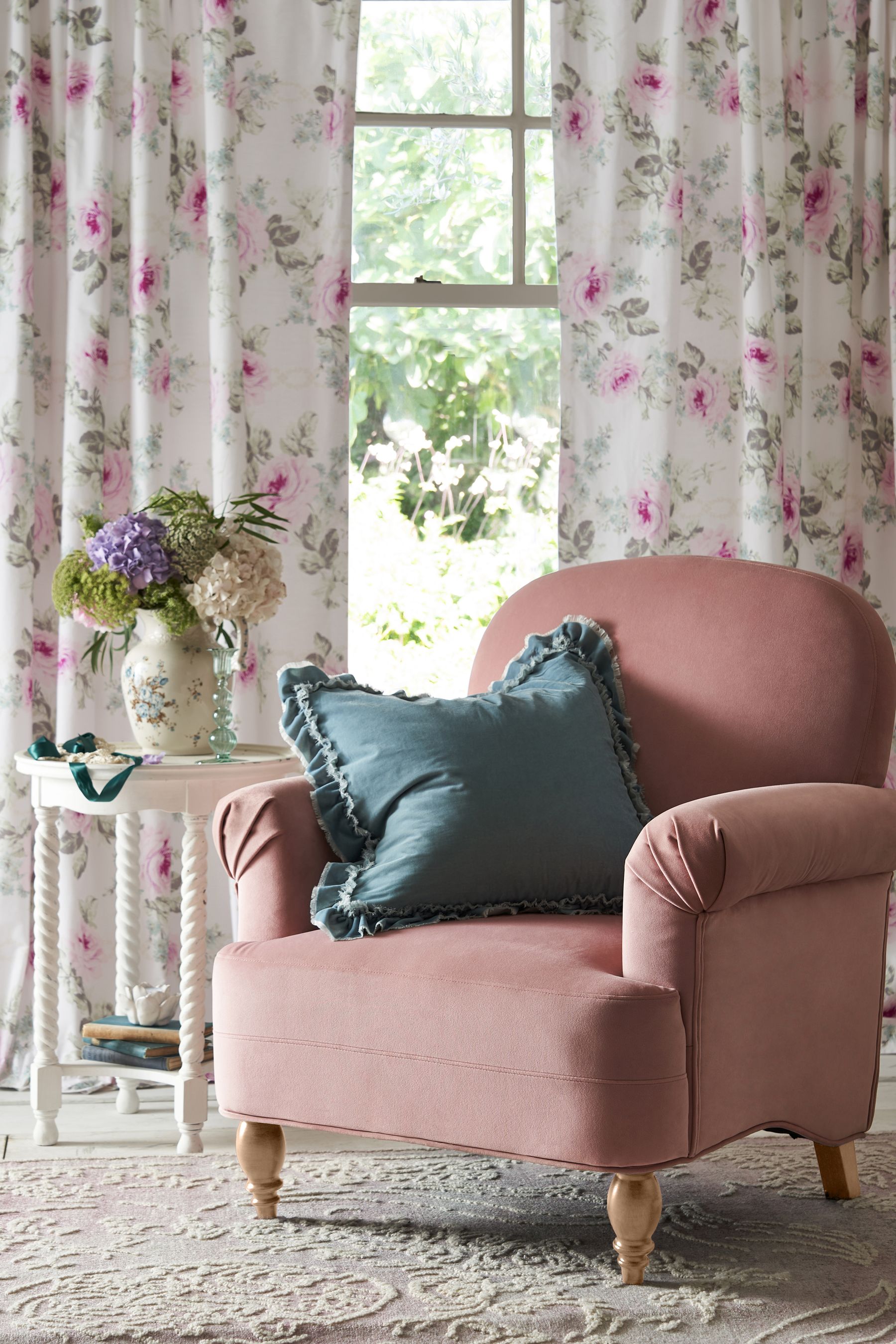Shabby Chic by Rachel Ashwell Velvet Blush Phoebe Chair