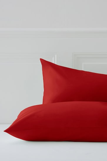 Set of 2 Red Easy Care Polycotton Pillowcases
