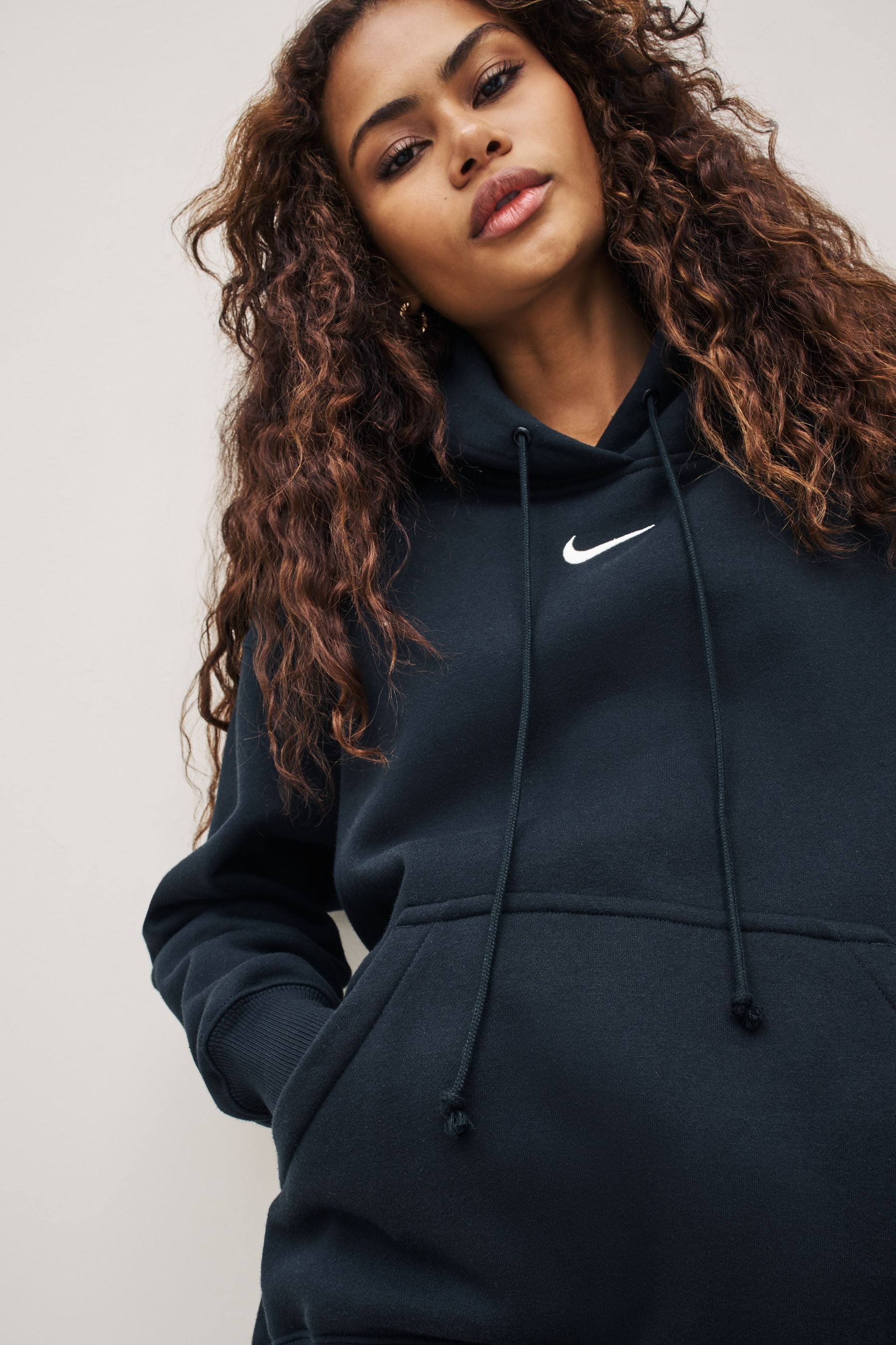 Nike mini swoosh 2025 hoodie