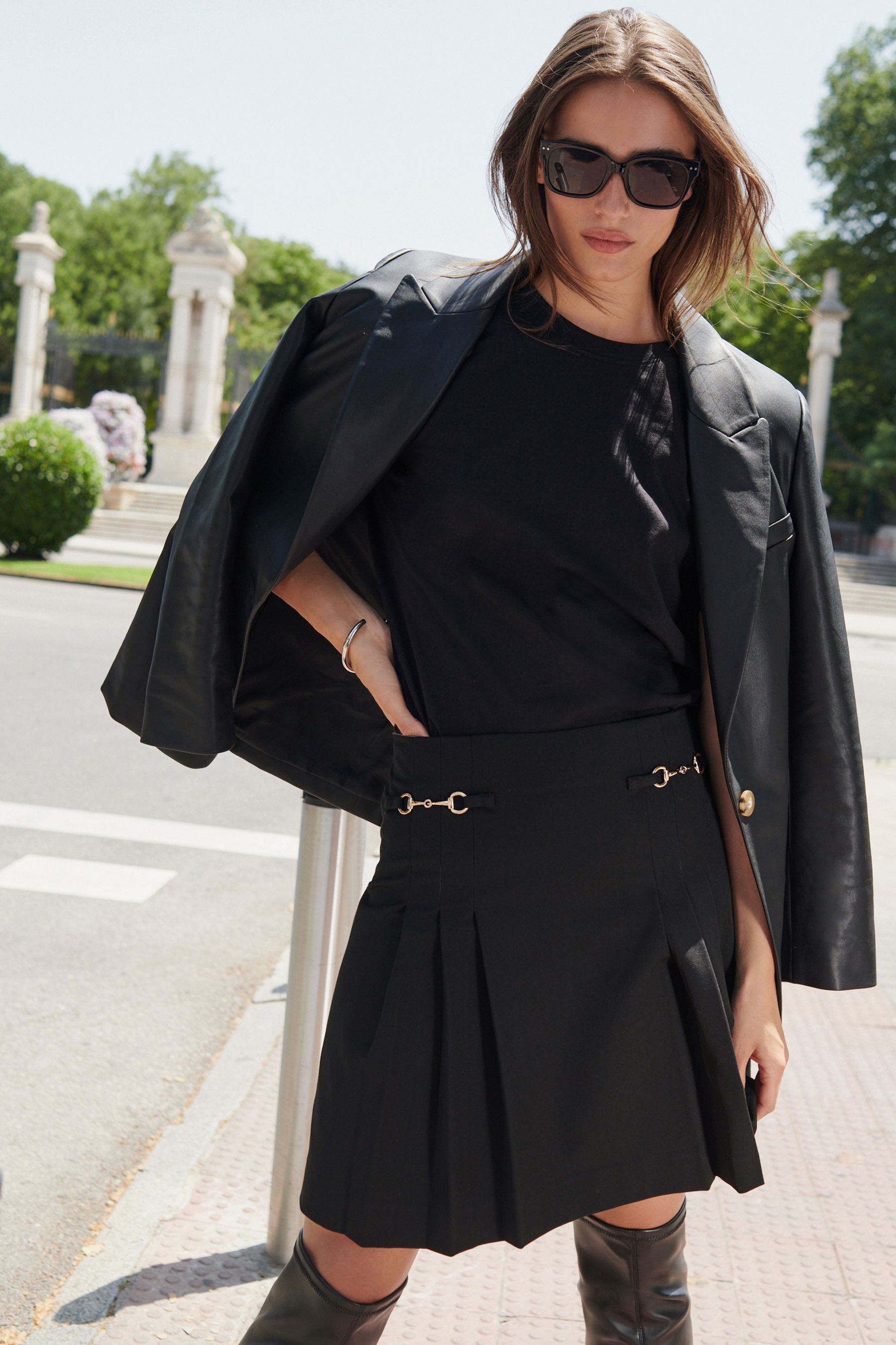 Black pleated kilt skirt womens top