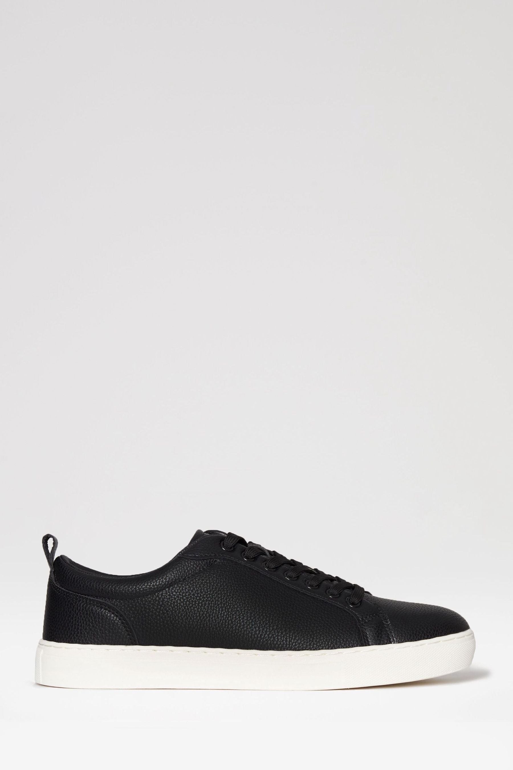 Mens smart black new arrivals trainers with white sole