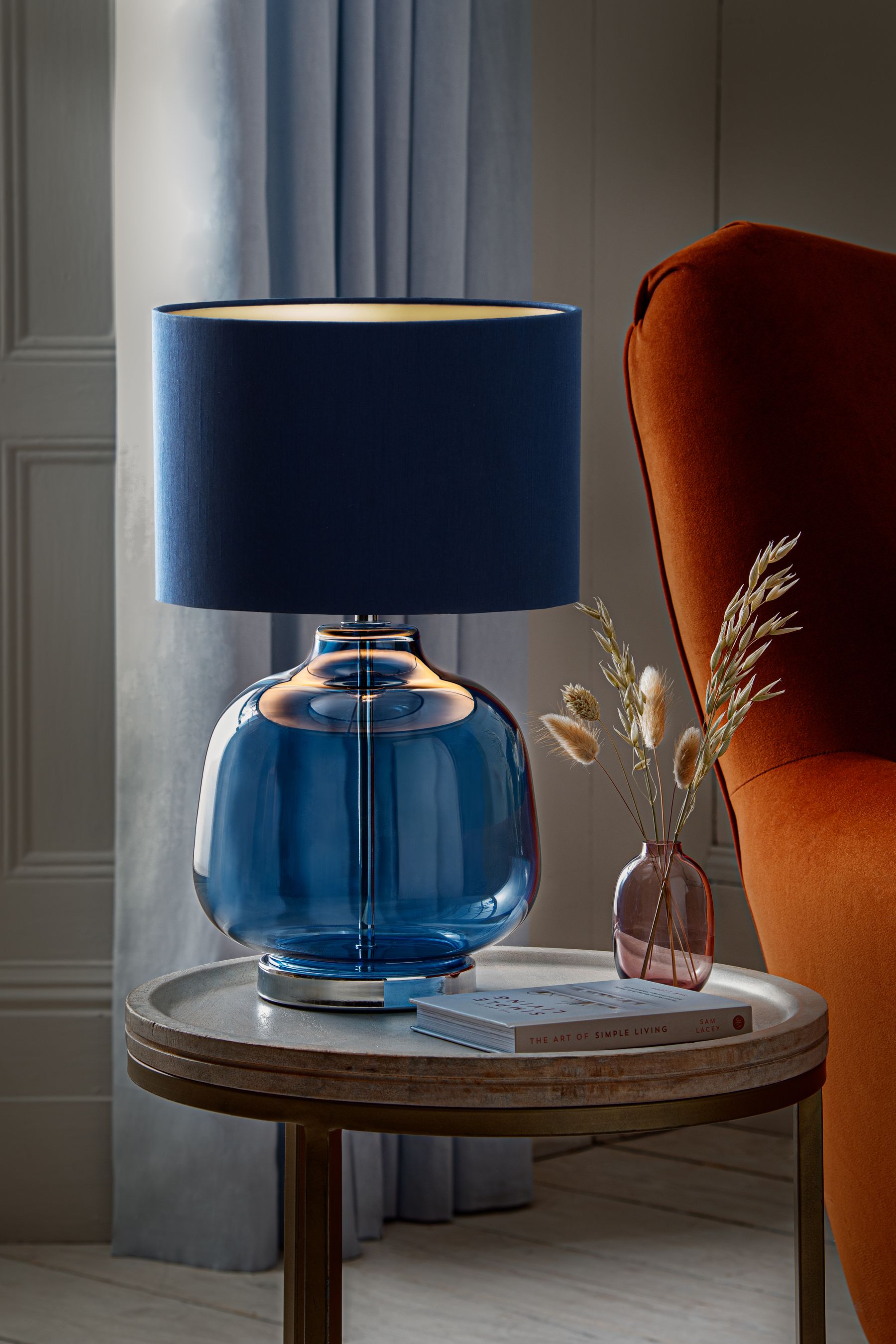 Navy outlet lamp table