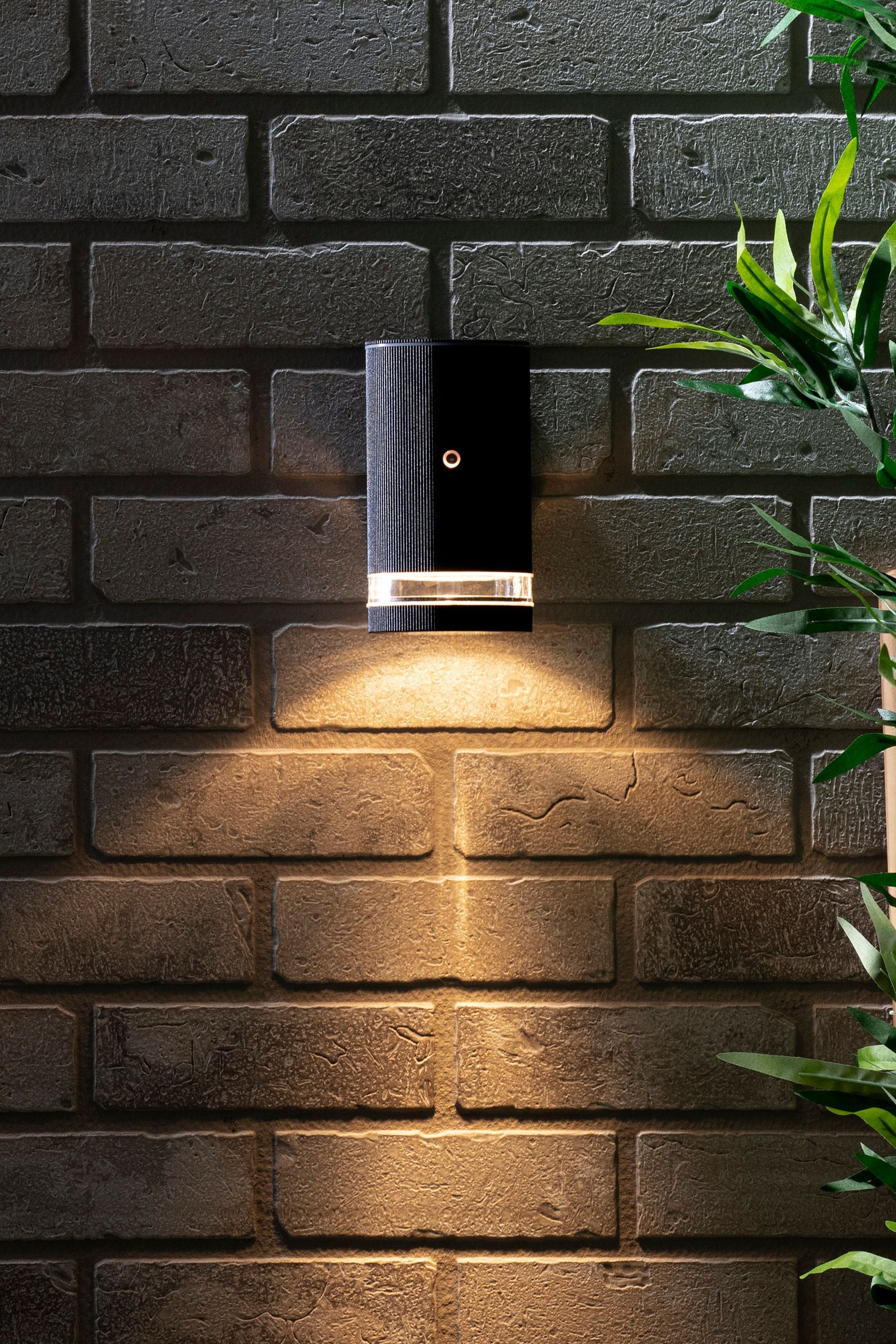 Outdoor downlight top with pir