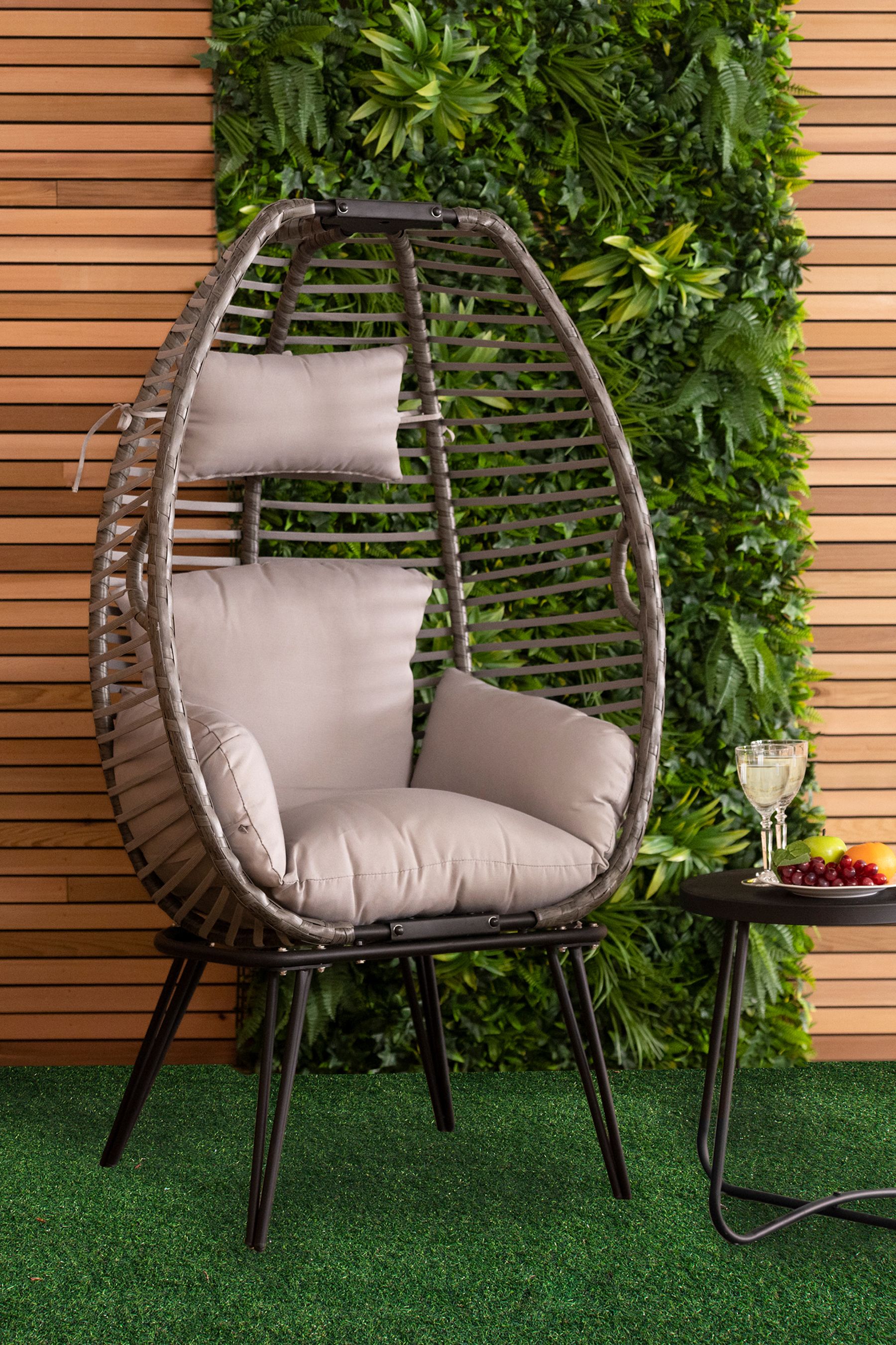 Pod chair with legs deals