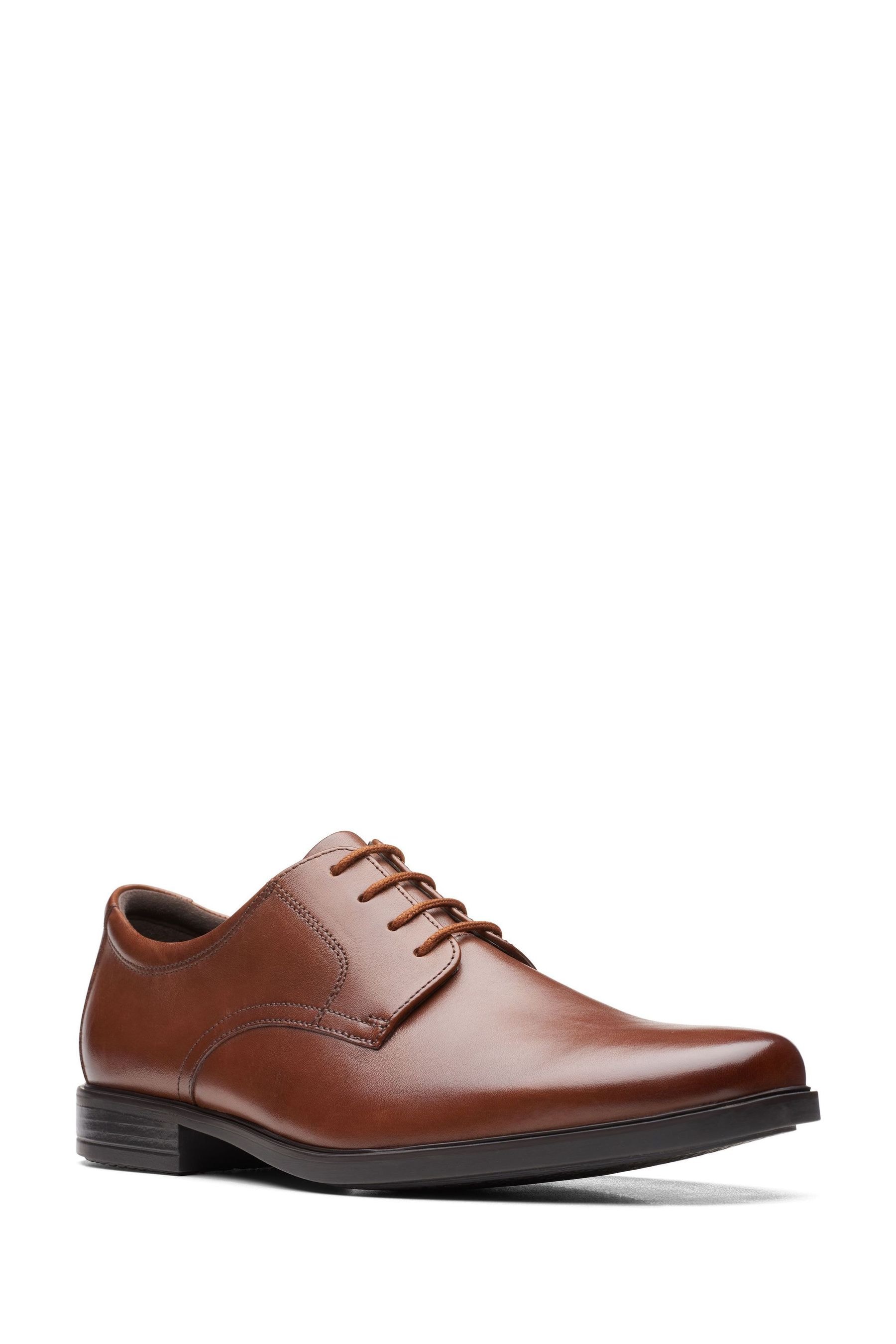Clarks mens best sale brown leather shoes