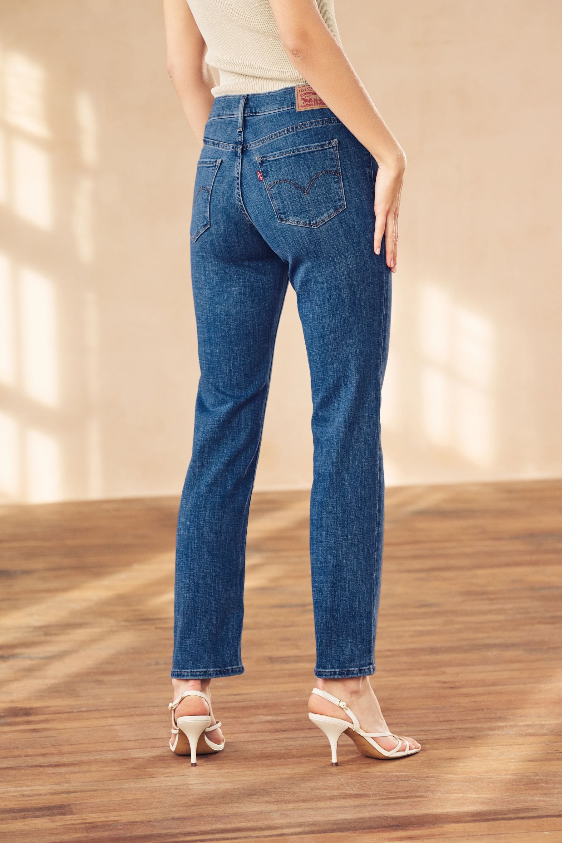 Levi 314 best sale jeans uk