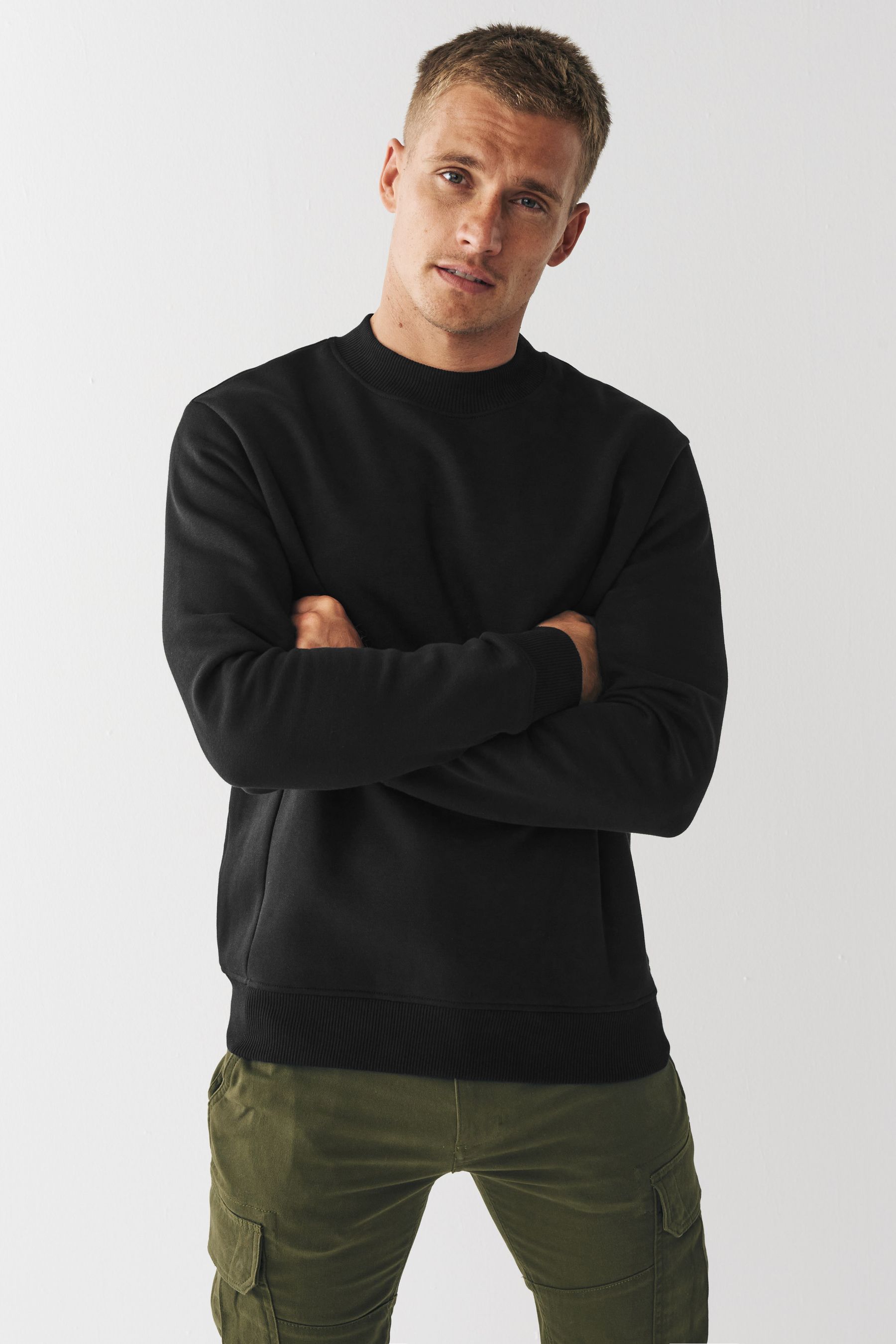Designer black 2025 crew neck jumper