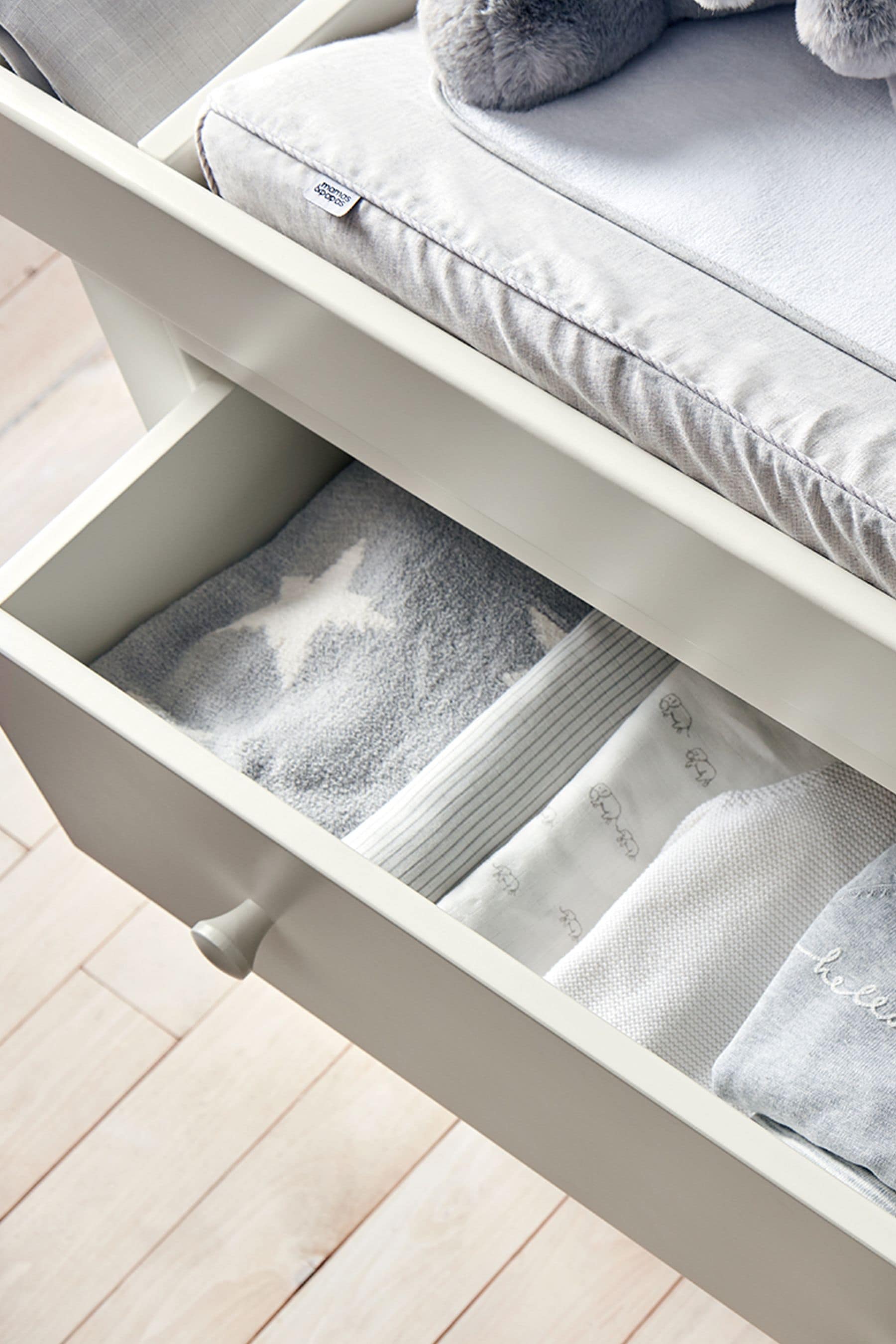 Mamas and papas cheap mia changing table