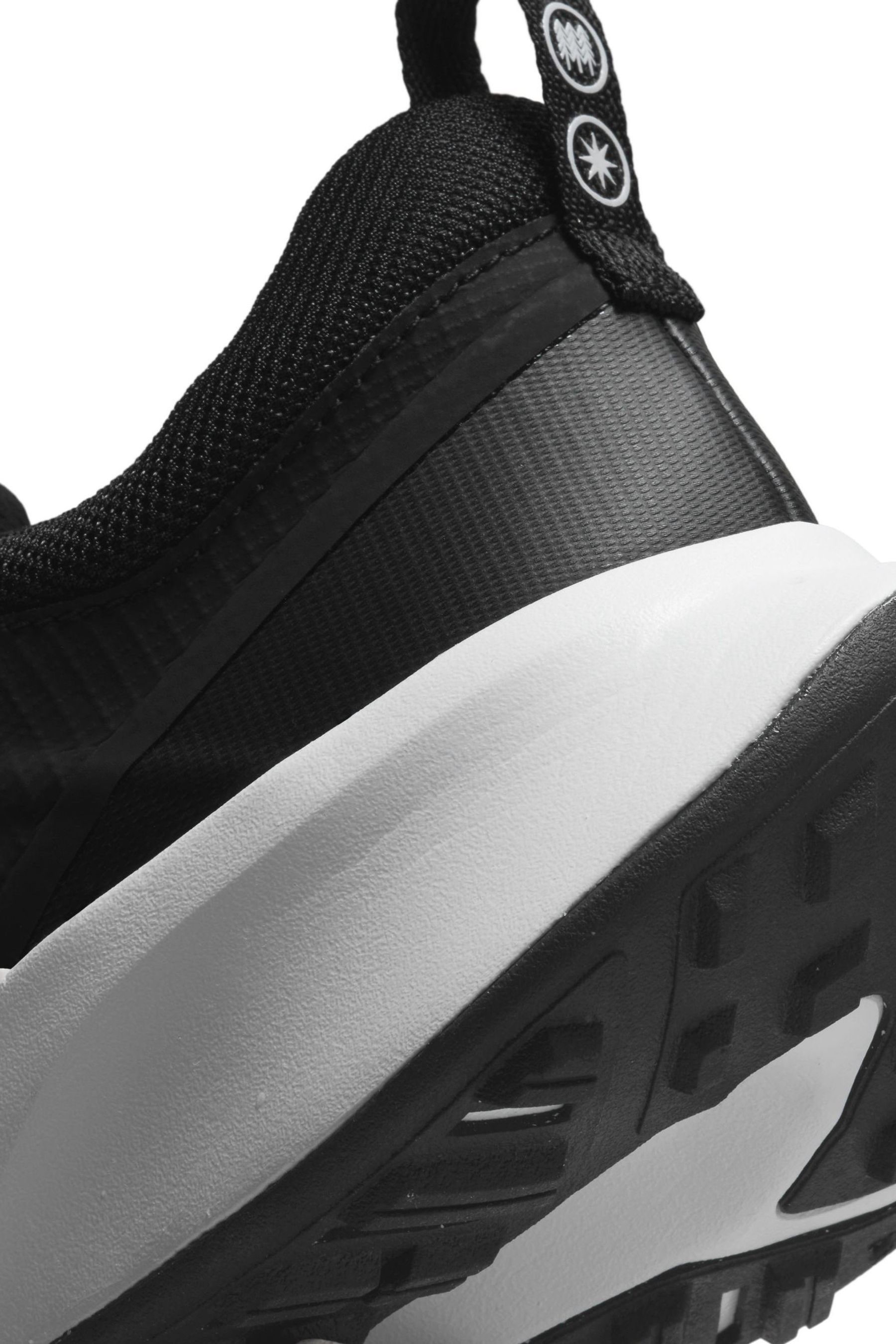 Running renew rival trainers in black and white discount
