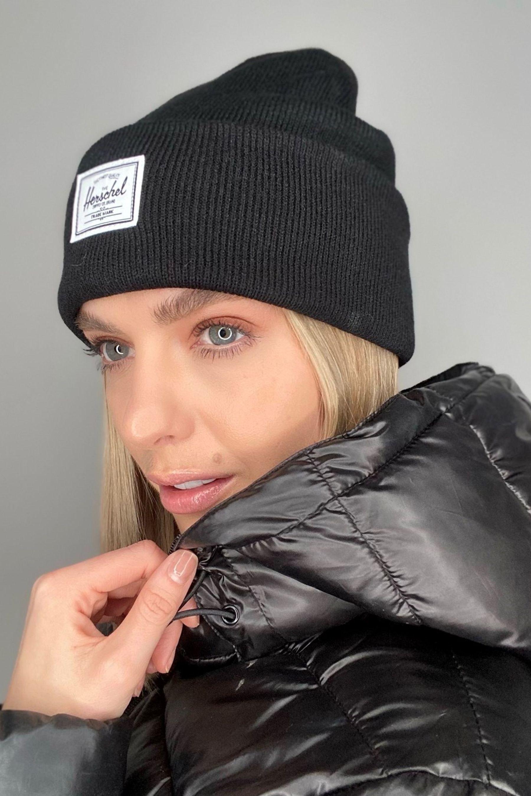 Herschel black cheap beanie