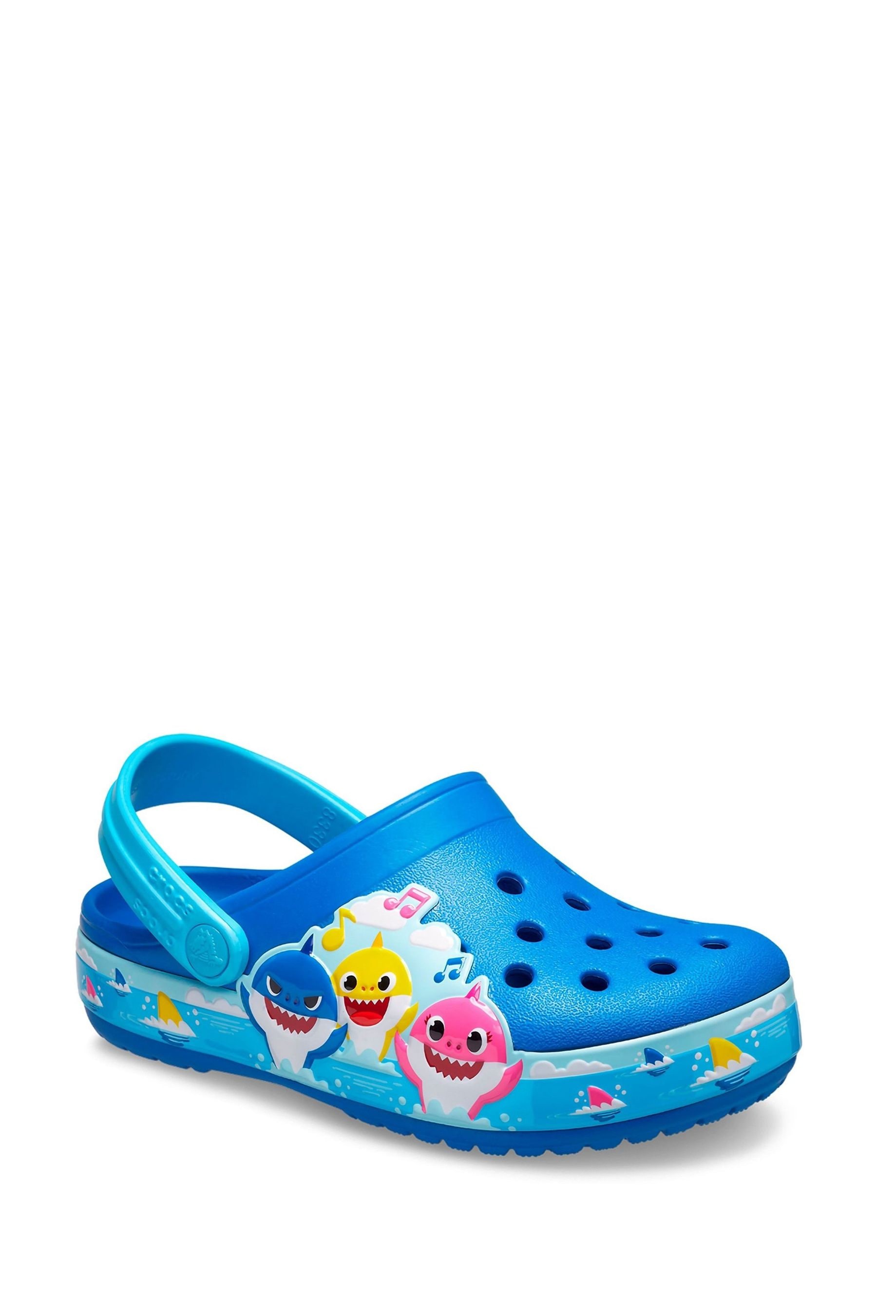 Boys shark crocs discount
