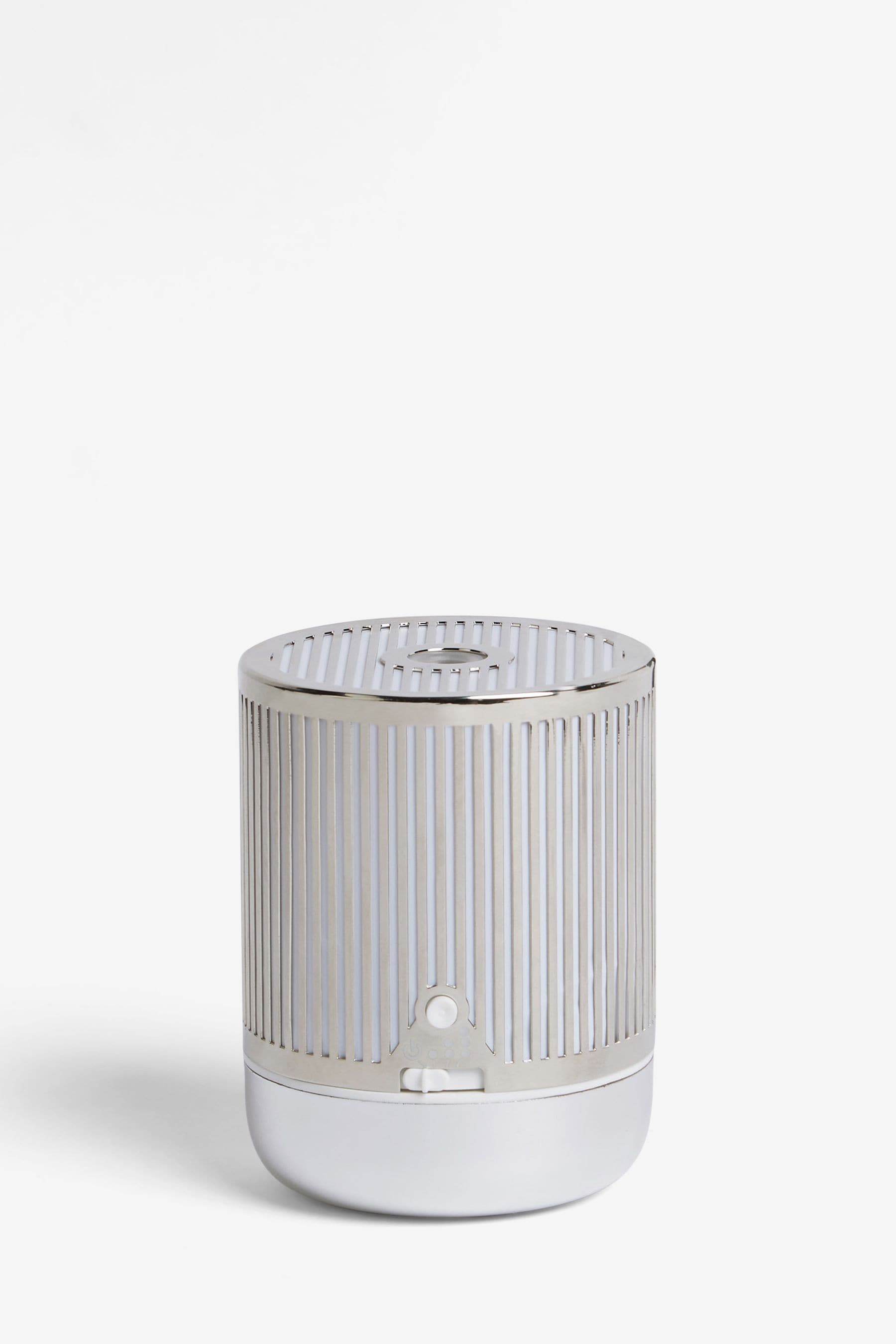 Battery outlet operated diffuser