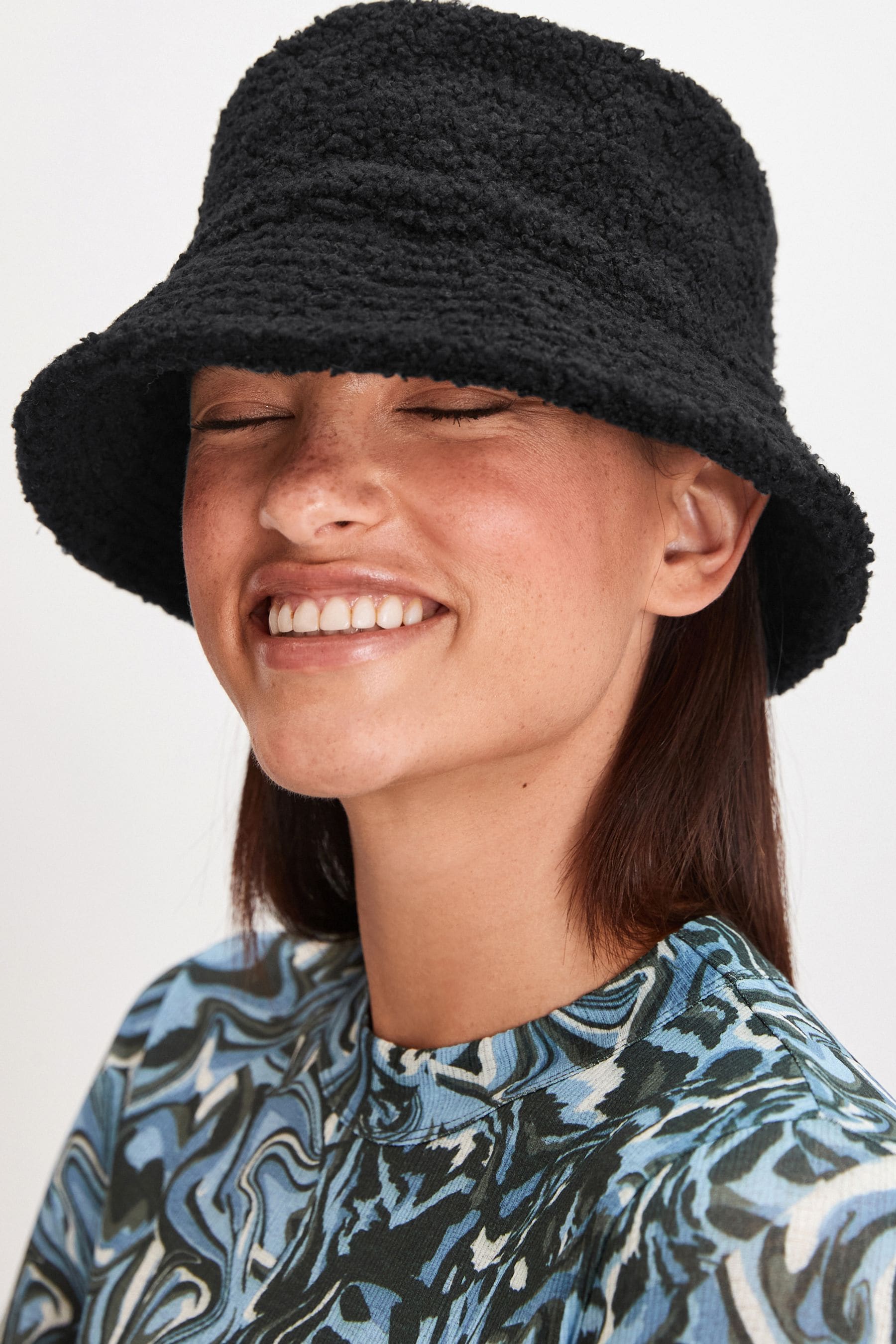 Black bucket store hat uk